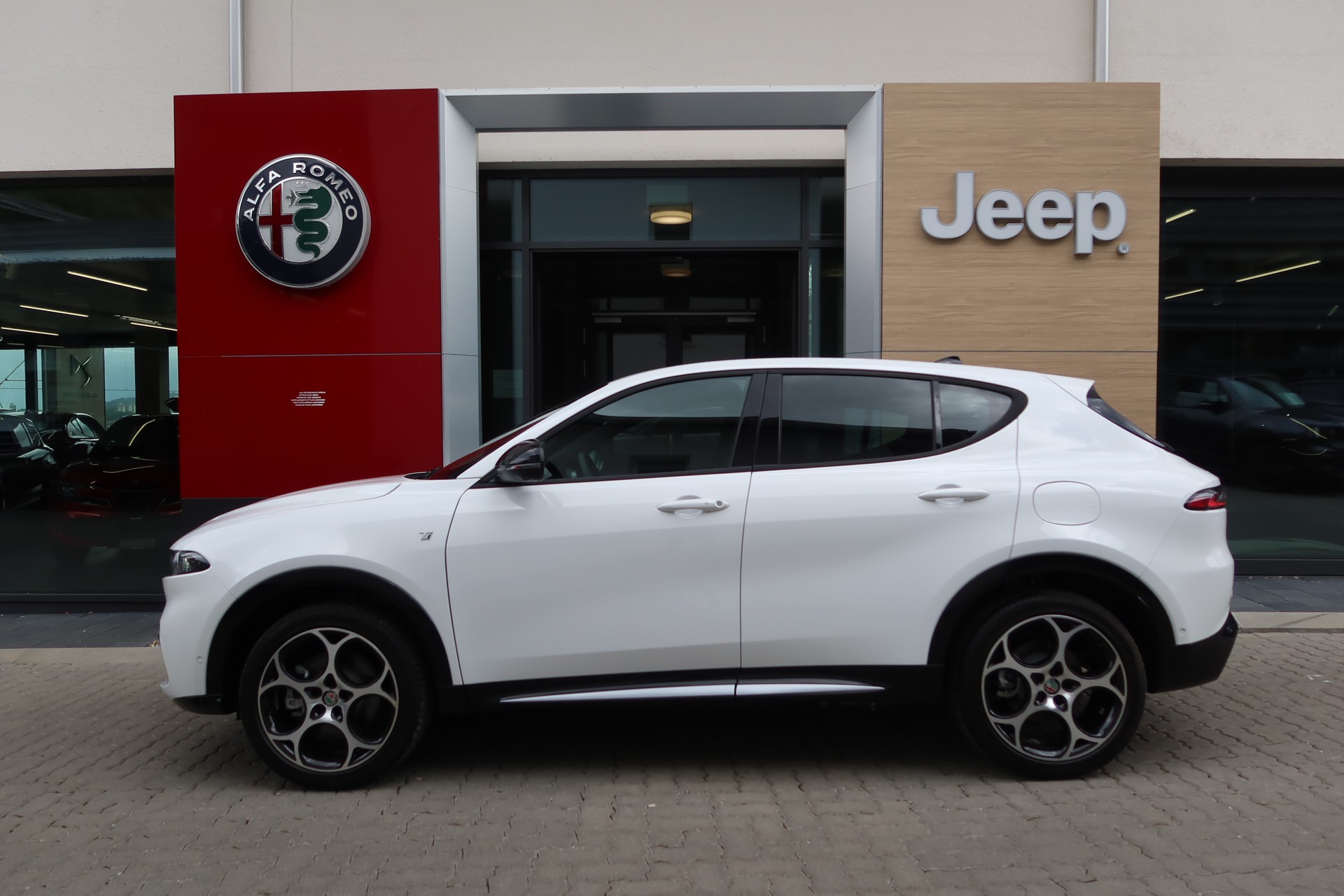ALFA ROMEO Tonale PHEV Q4 Ti P. Prem-image-4