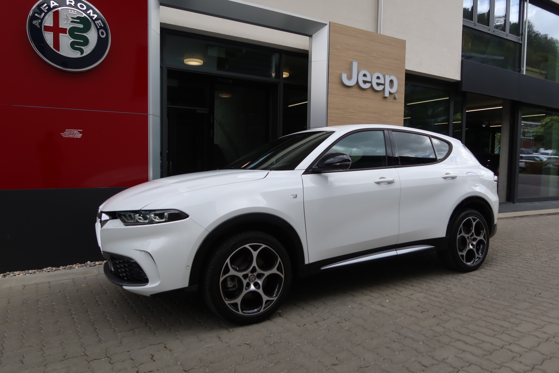ALFA ROMEO Tonale PHEV Q4 Ti P. Prem-image-2