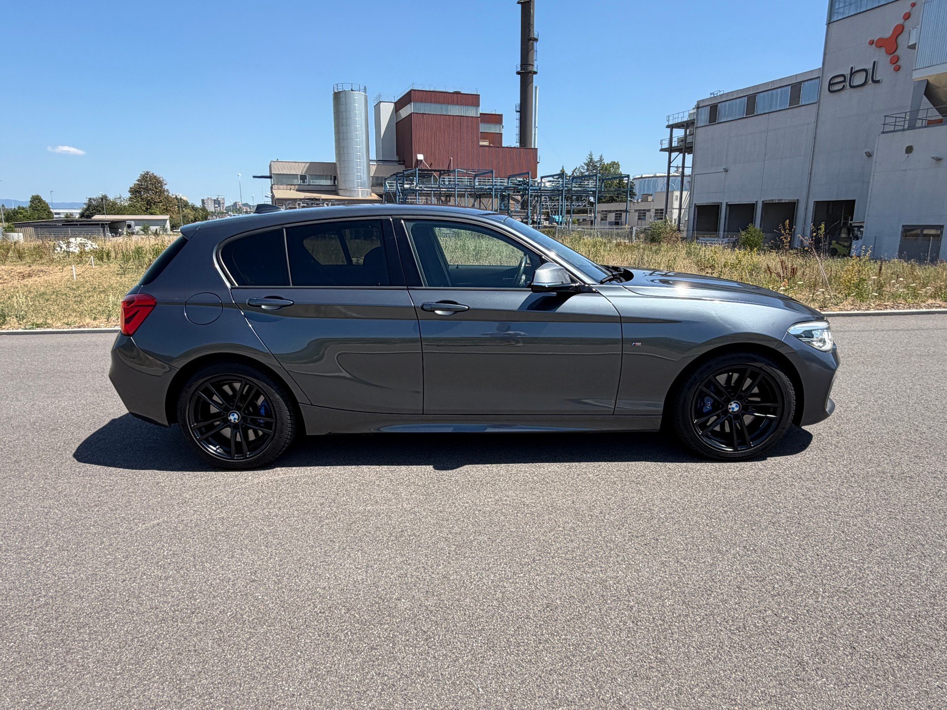 BMW M135i xDrive Steptronic-image-7