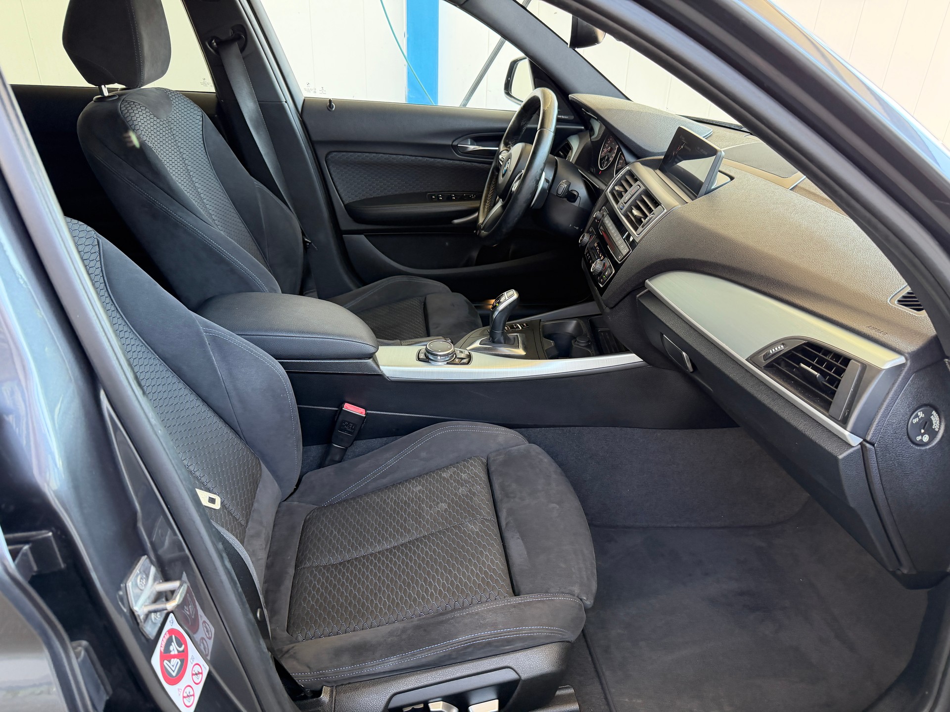 BMW M135i xDrive Steptronic-image-14