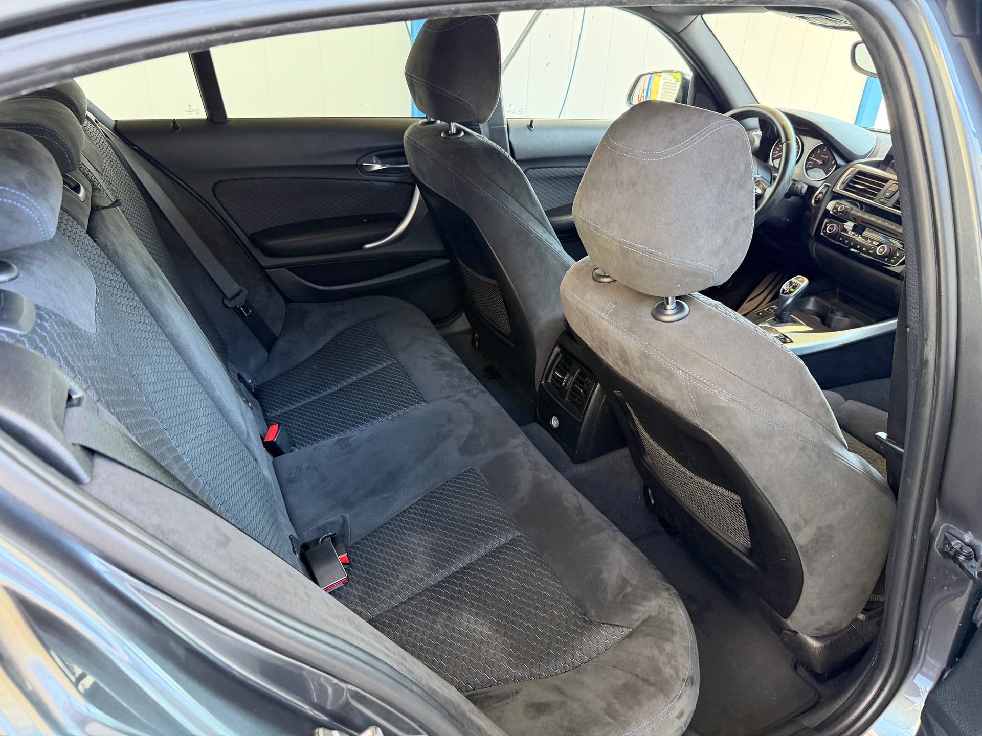 BMW M135i xDrive Steptronic-image-15