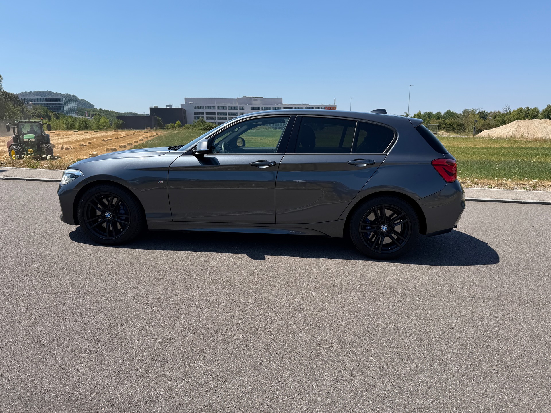 BMW M135i xDrive Steptronic-image-5