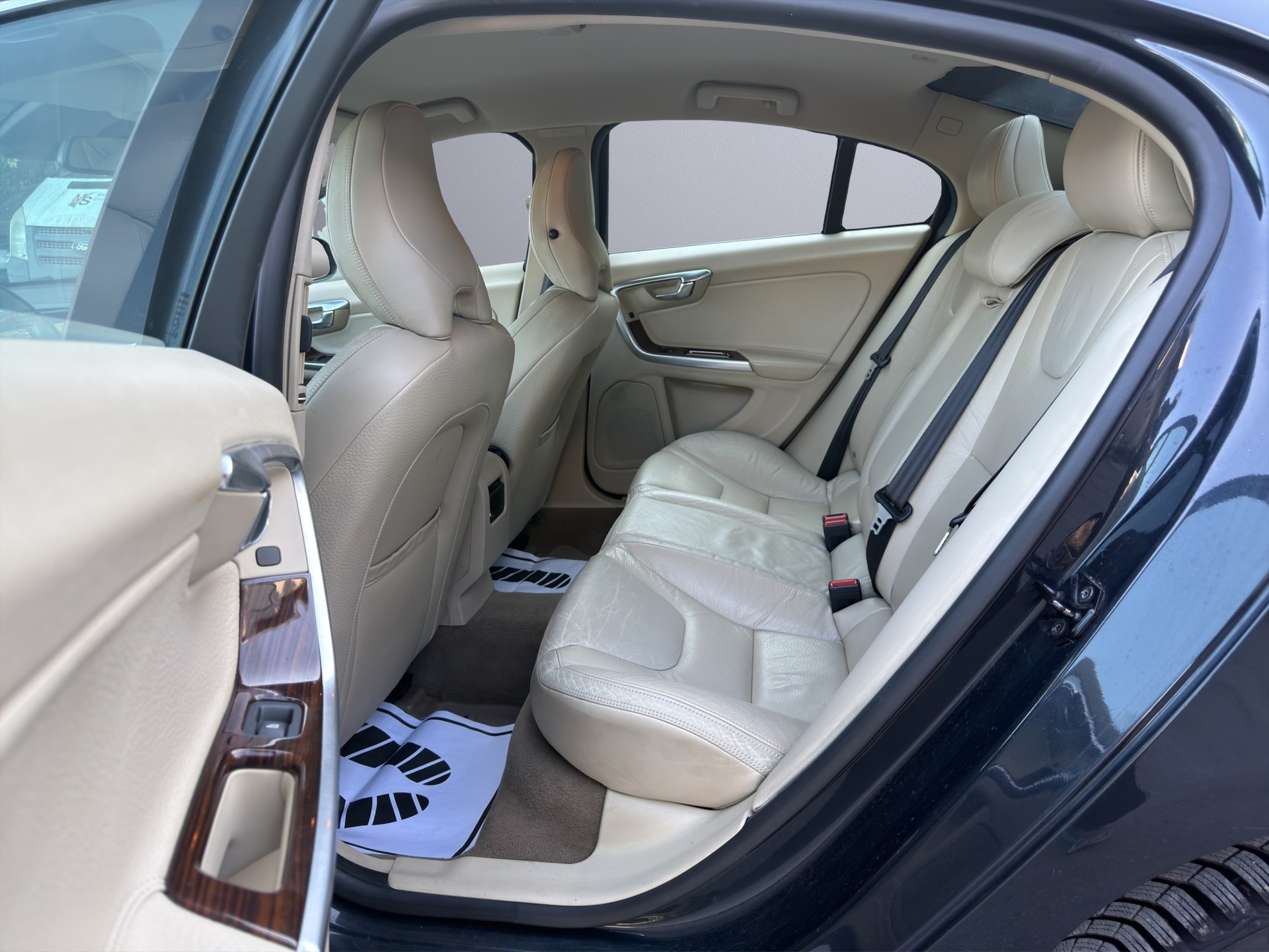 VOLVO S60 2.0T Kinetic Powershift-image-12