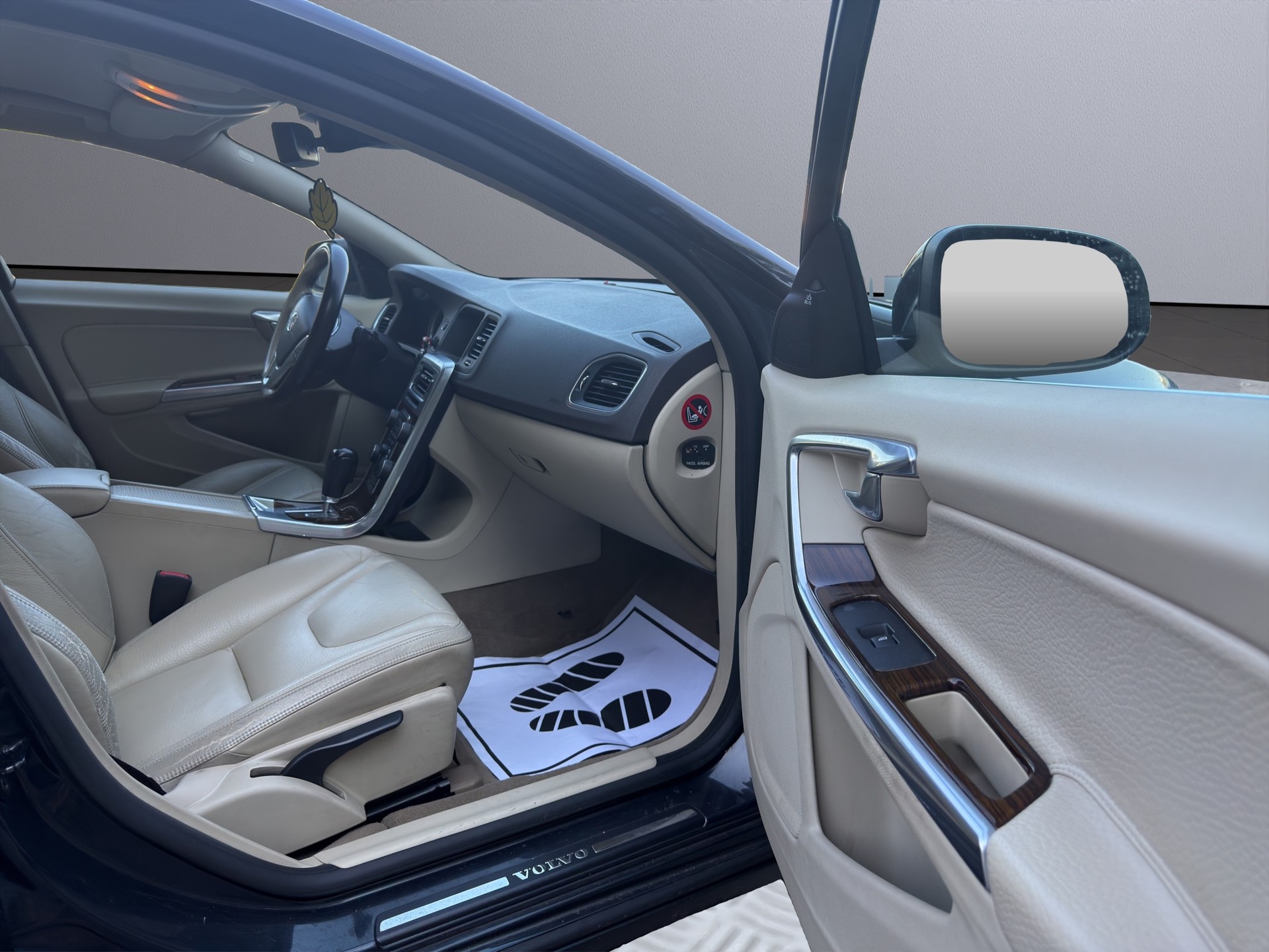 VOLVO S60 2.0T Kinetic Powershift-image-9