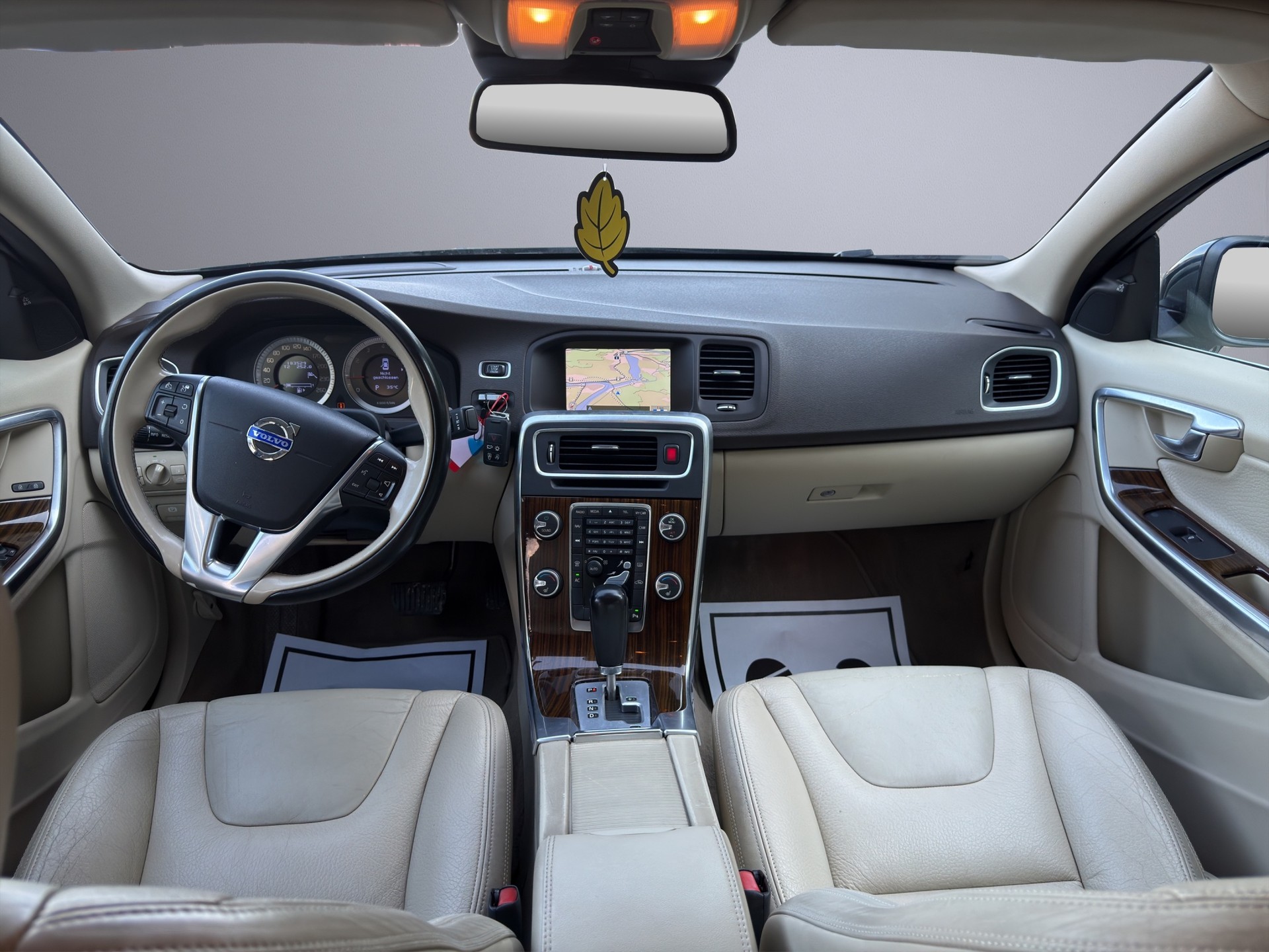 VOLVO S60 2.0T Kinetic Powershift-image-10