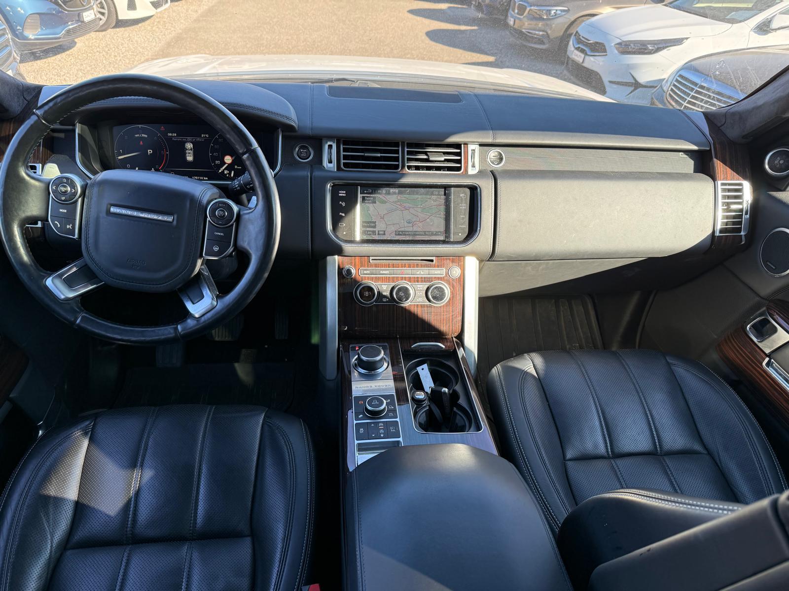 LAND ROVER Range Rover 4.4 SDV8 Autobiography-image-9