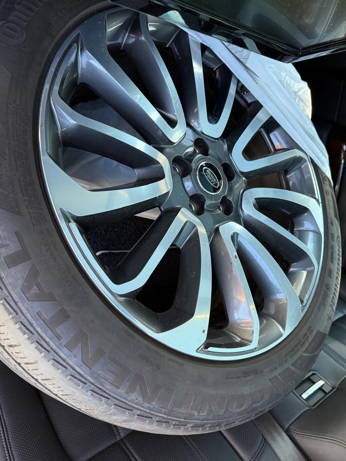 LAND ROVER Range Rover 4.4 SDV8 Autobiography-image-19