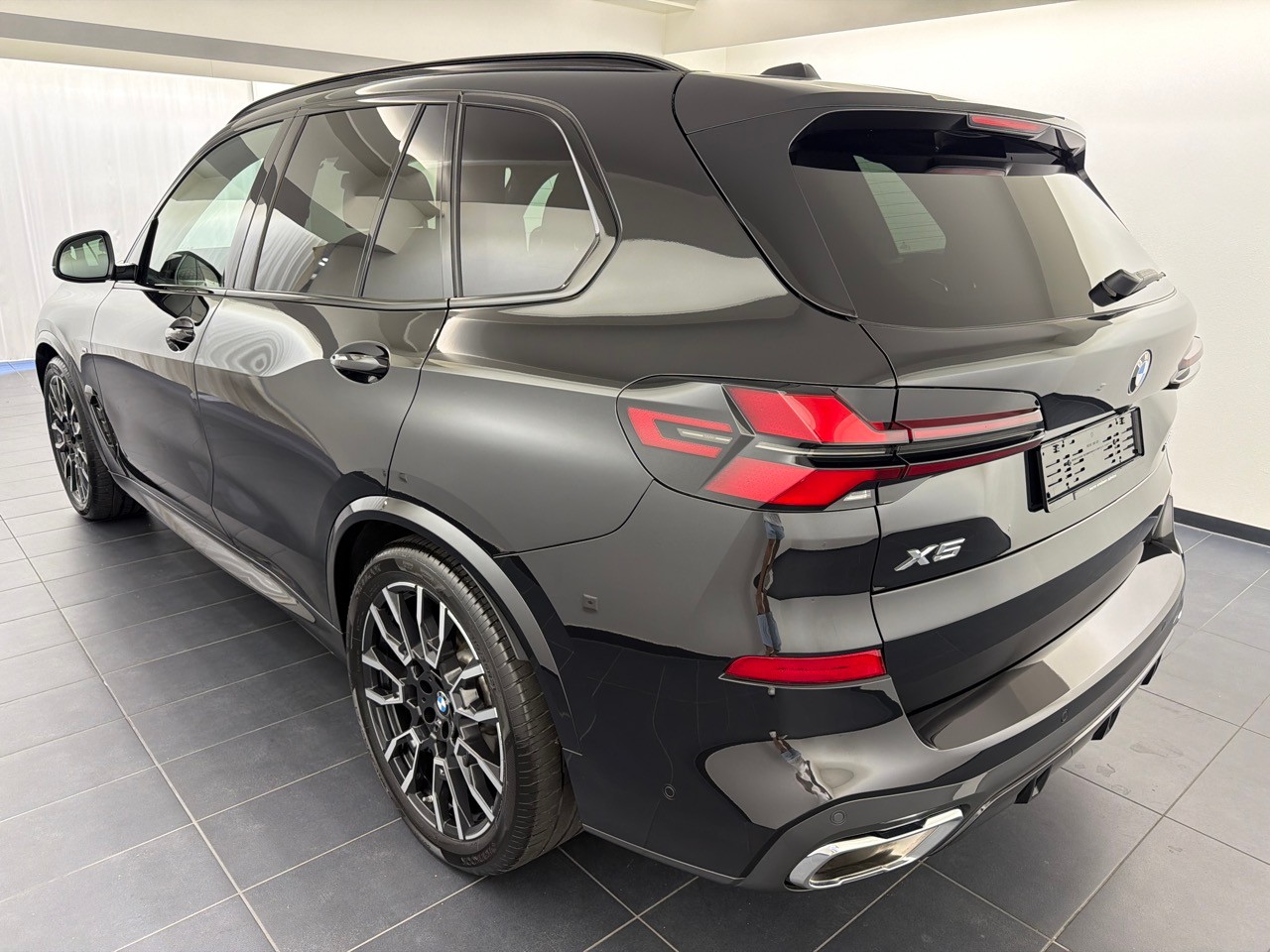 BMW X5 xDr 48V 30d M Sport-image-1