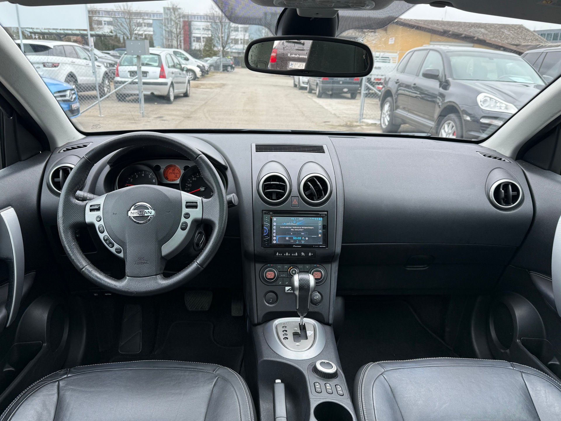 NISSAN Qashqai 2.0 4WD Lounge XTronic CVT / Frisch ab MFK / Servicegepflegt / 8-fach bereift / Leder / Panoramadach-image-9