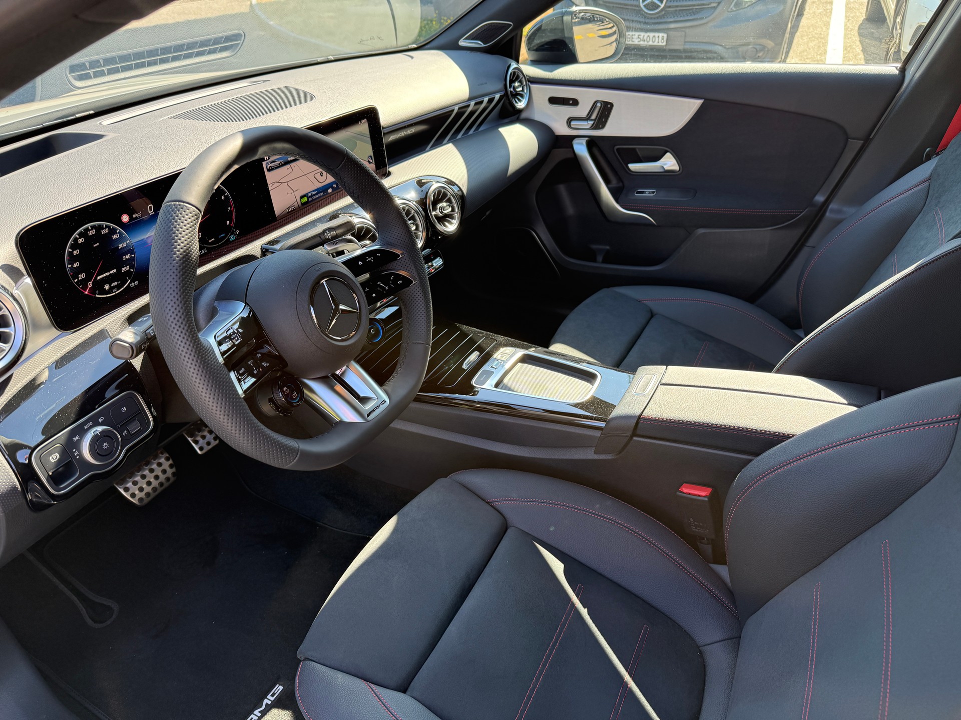 MERCEDES-BENZ A 35 AMG 4matic-image-3