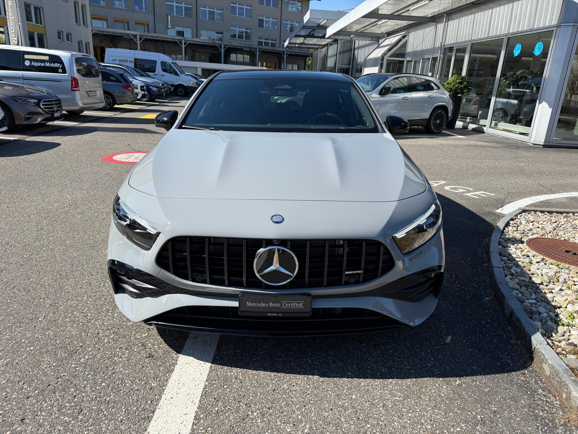 MERCEDES-BENZ A 35 AMG 4matic-image-1