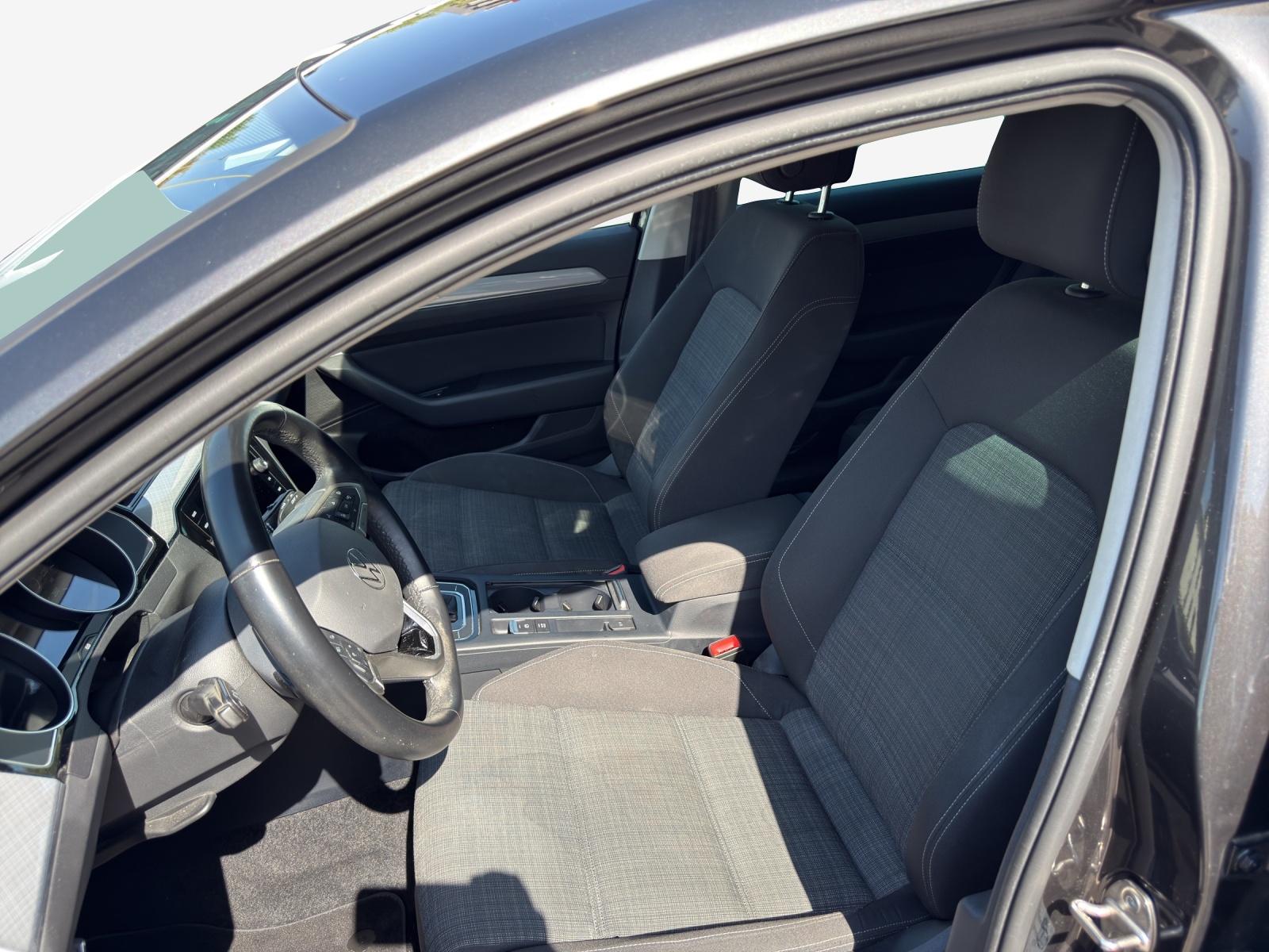VW Passat 2.0 TDI BMT Business DSG-image-7