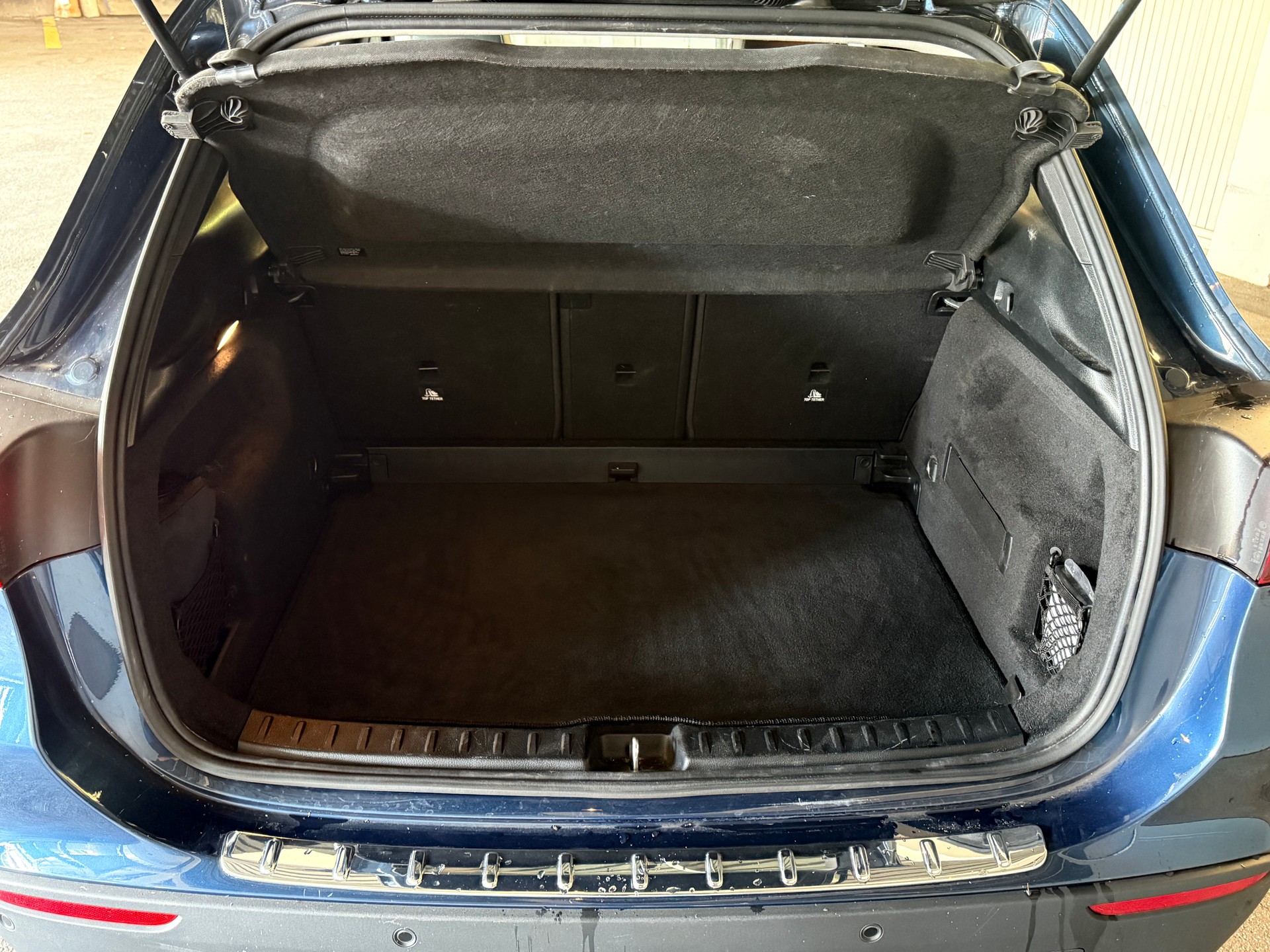 MERCEDES-BENZ GLA 200 Progressive 7G-DCT-image-15