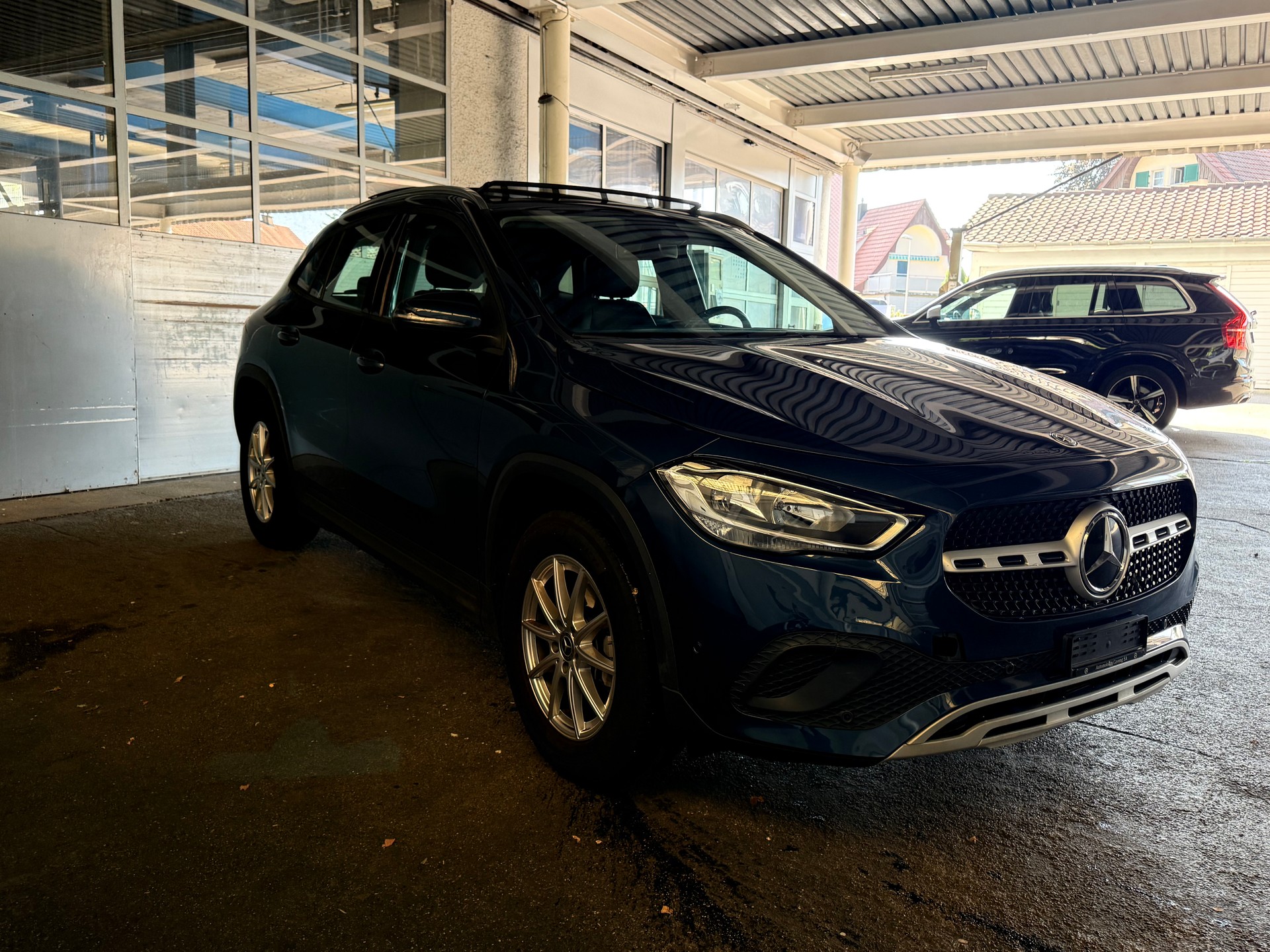 MERCEDES-BENZ GLA 200 Progressive 7G-DCT-image-2