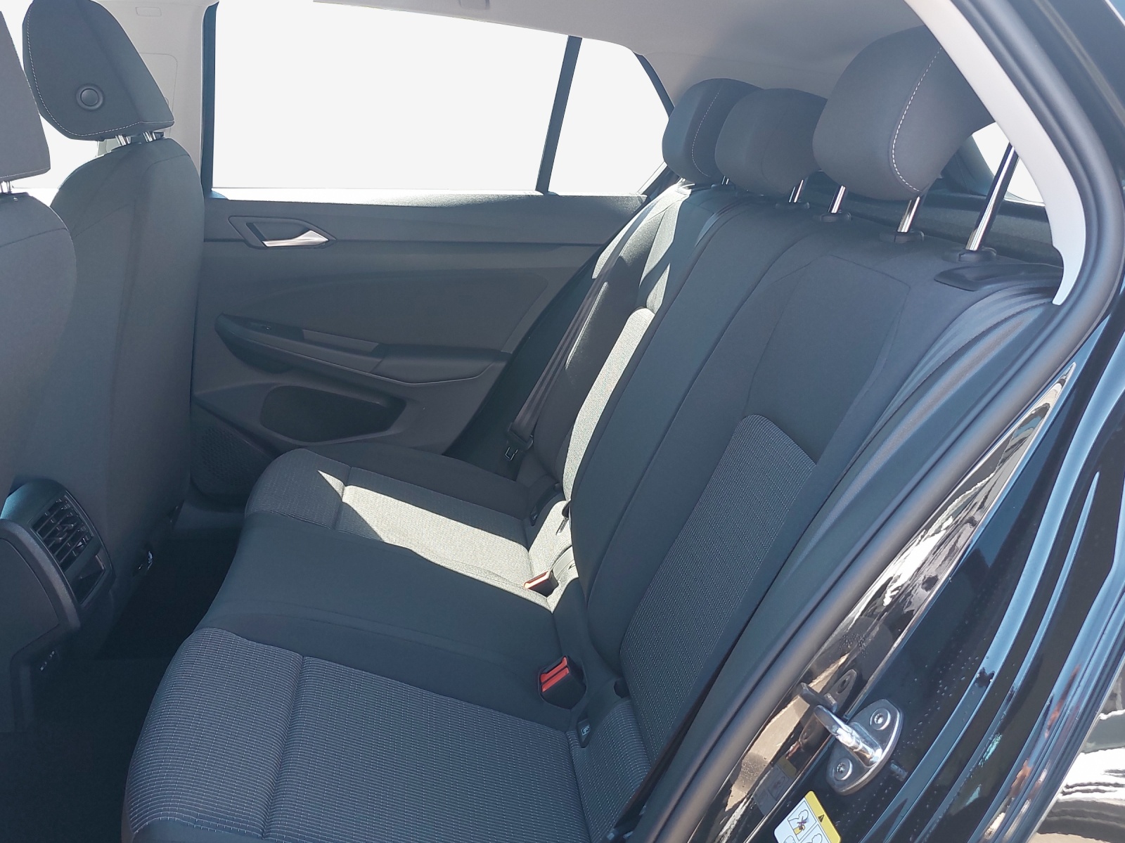 VW Golf 1.5 e TSI mHEV Value DSG-image-11