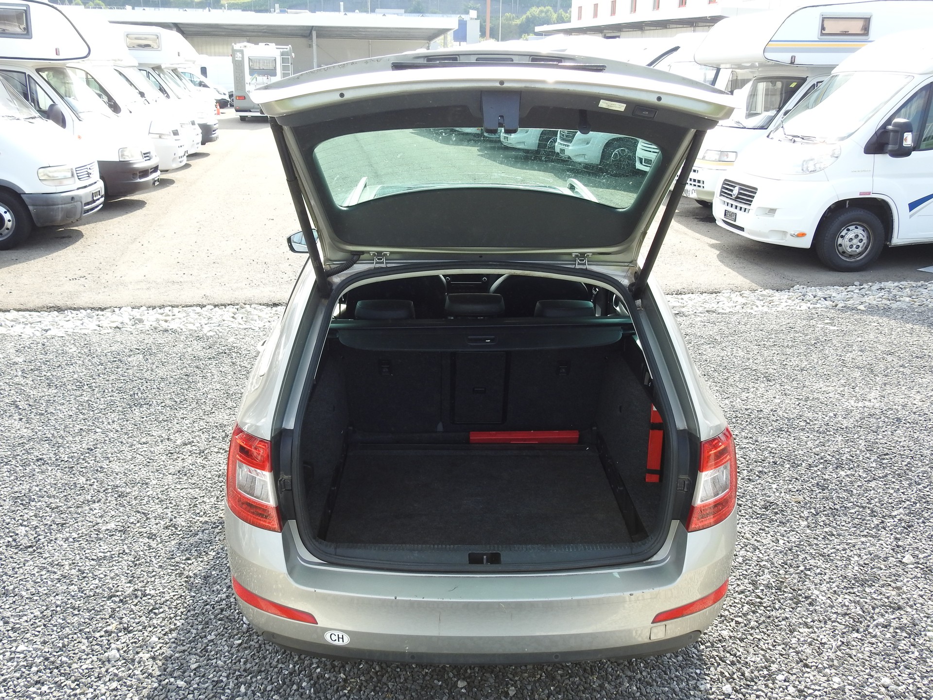 SKODA Octavia Combi 1.8 TSI Ambition 4x4 DSG-image-10