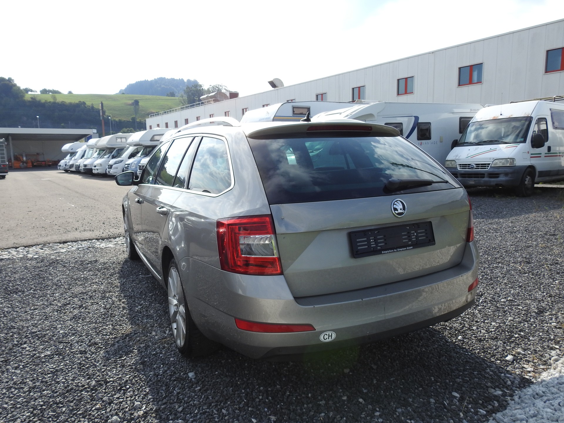 SKODA Octavia Combi 1.8 TSI Ambition 4x4 DSG-image-4