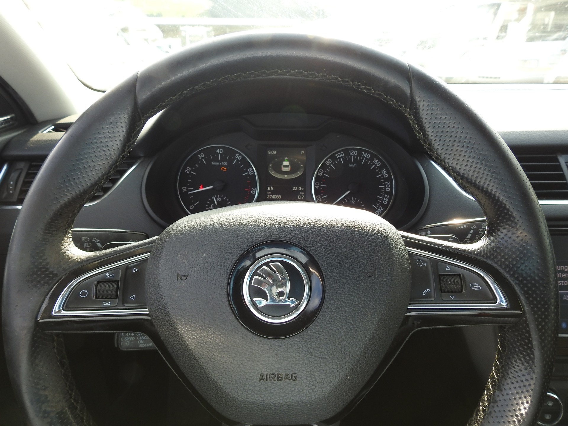 SKODA Octavia Combi 1.8 TSI Ambition 4x4 DSG-image-27