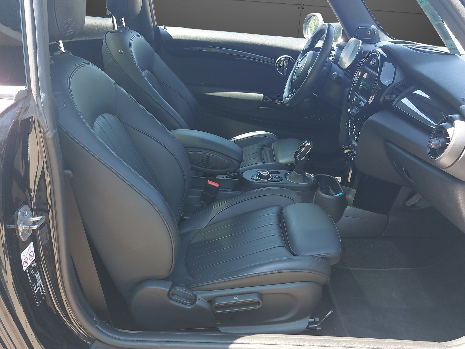 MINI F56 Cooper SE-image-17