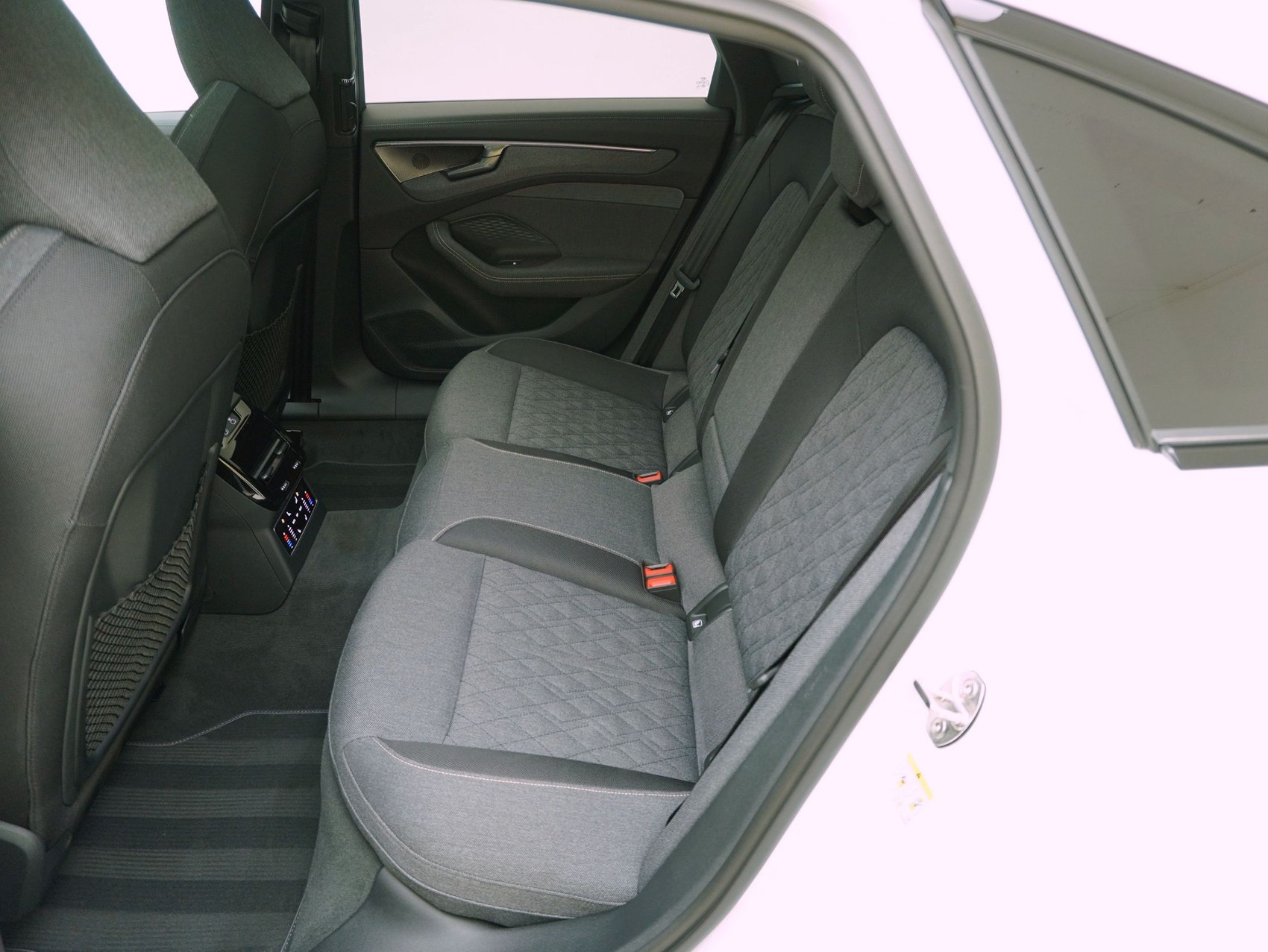 AUDI A6 2.0 e-hybrid S line quattro S-Tronic **Audi Werksgarantie bis 09/2030**-image-10