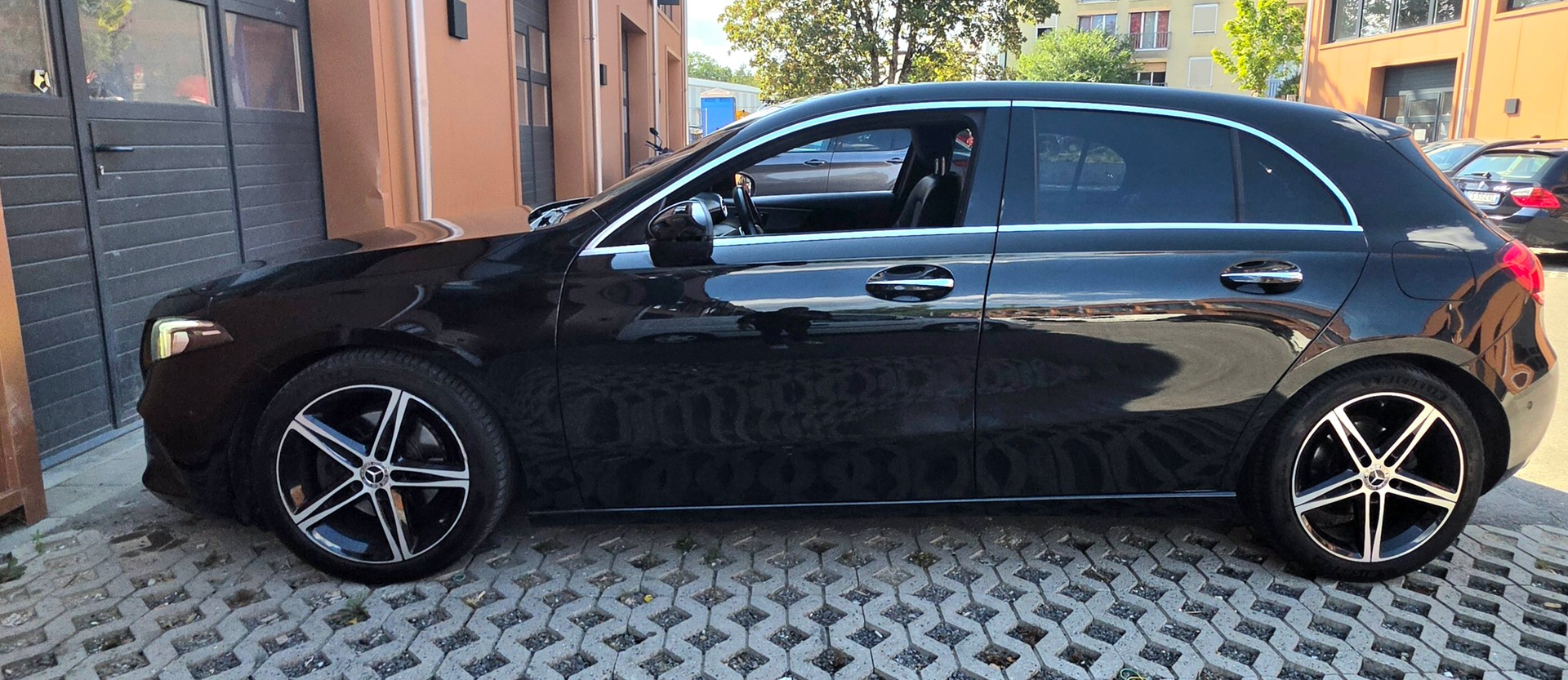 MERCEDES-BENZ A 200 7G-DCT-image-5