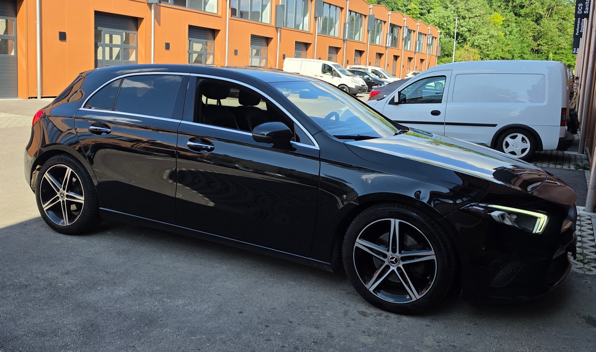 MERCEDES-BENZ A 200 7G-DCT-image-1