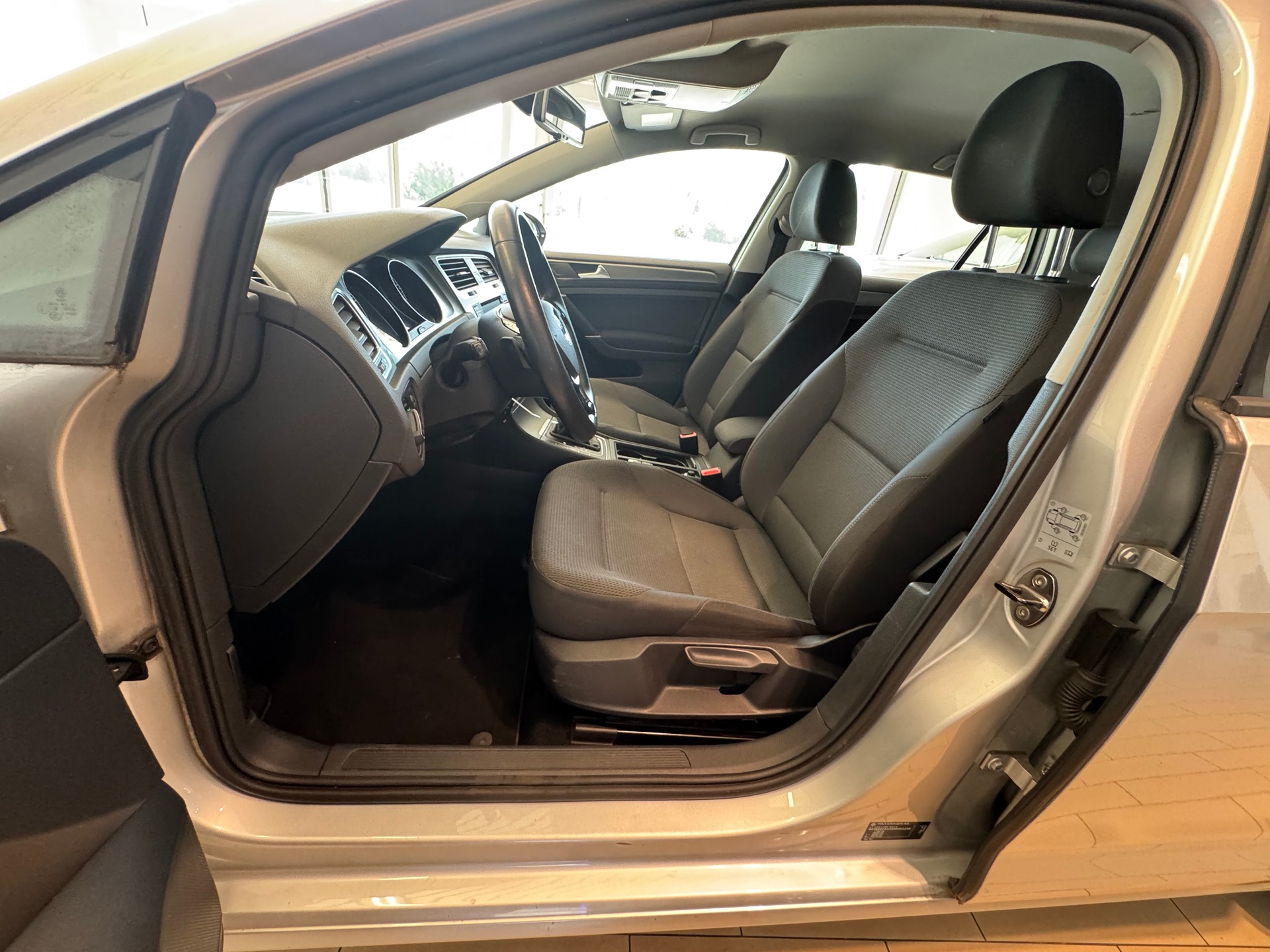 VW Golf 1.2 TSI Comfortline DSG-image-7