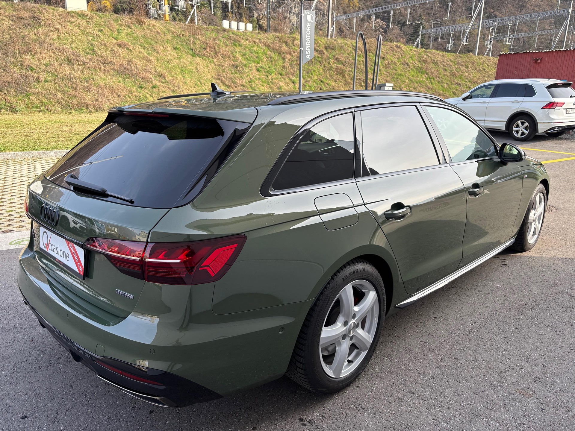 AUDI A4 Avant 2.0 45 TFSI S Line quattro S-Tronic-image-6