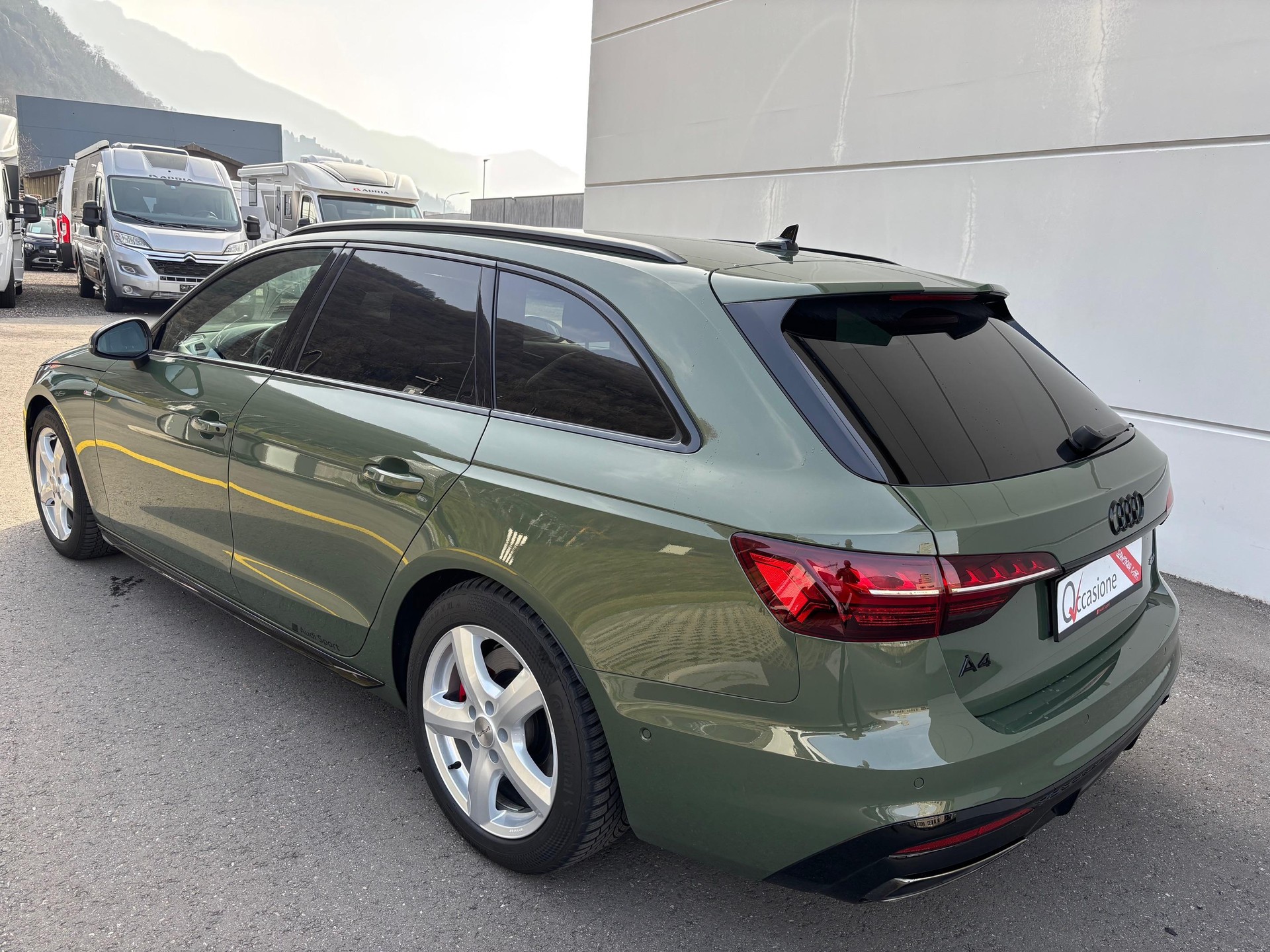 AUDI A4 Avant 2.0 45 TFSI S Line quattro S-Tronic-image-4