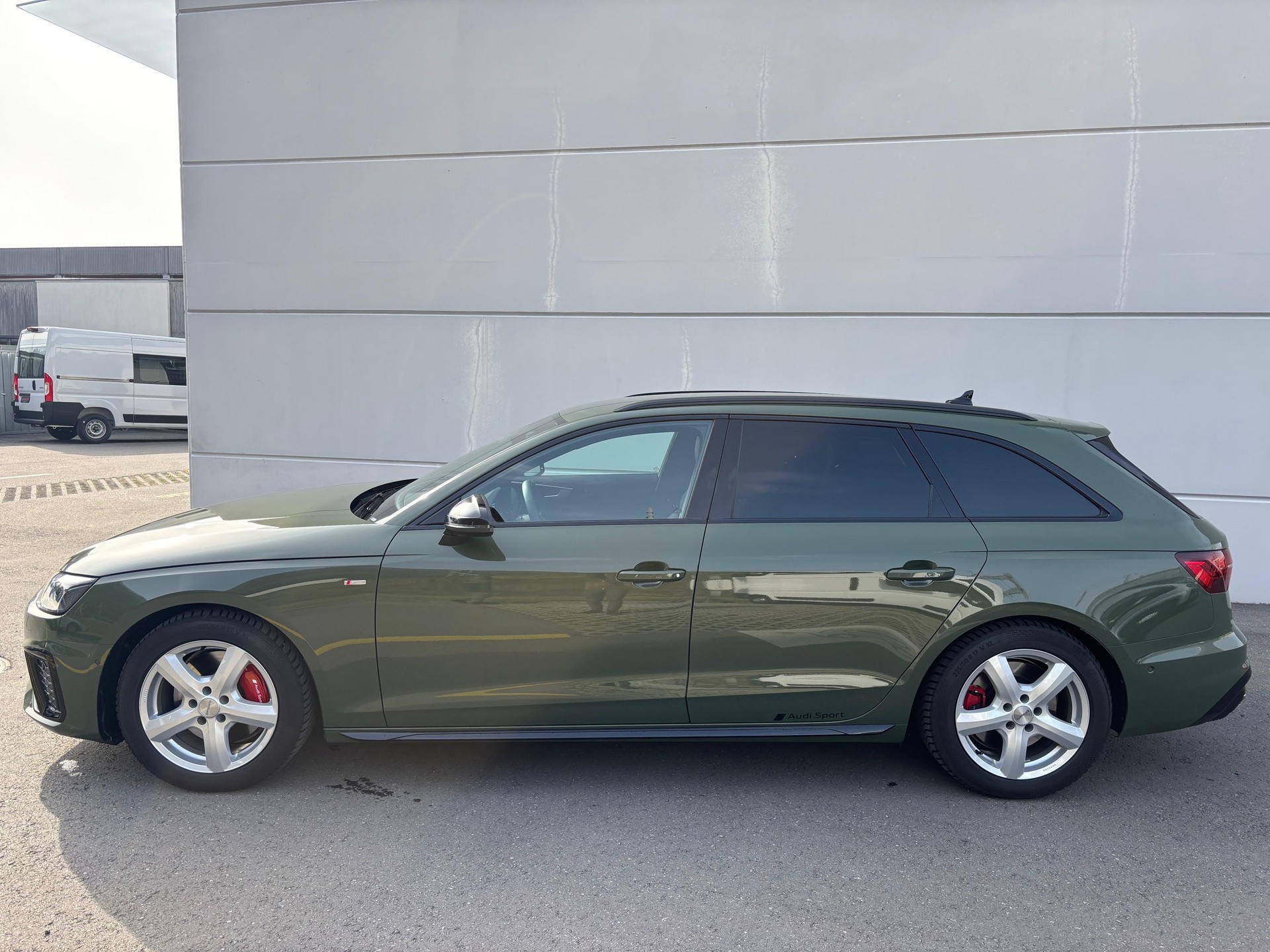 AUDI A4 Avant 2.0 45 TFSI S Line quattro S-Tronic-image-3