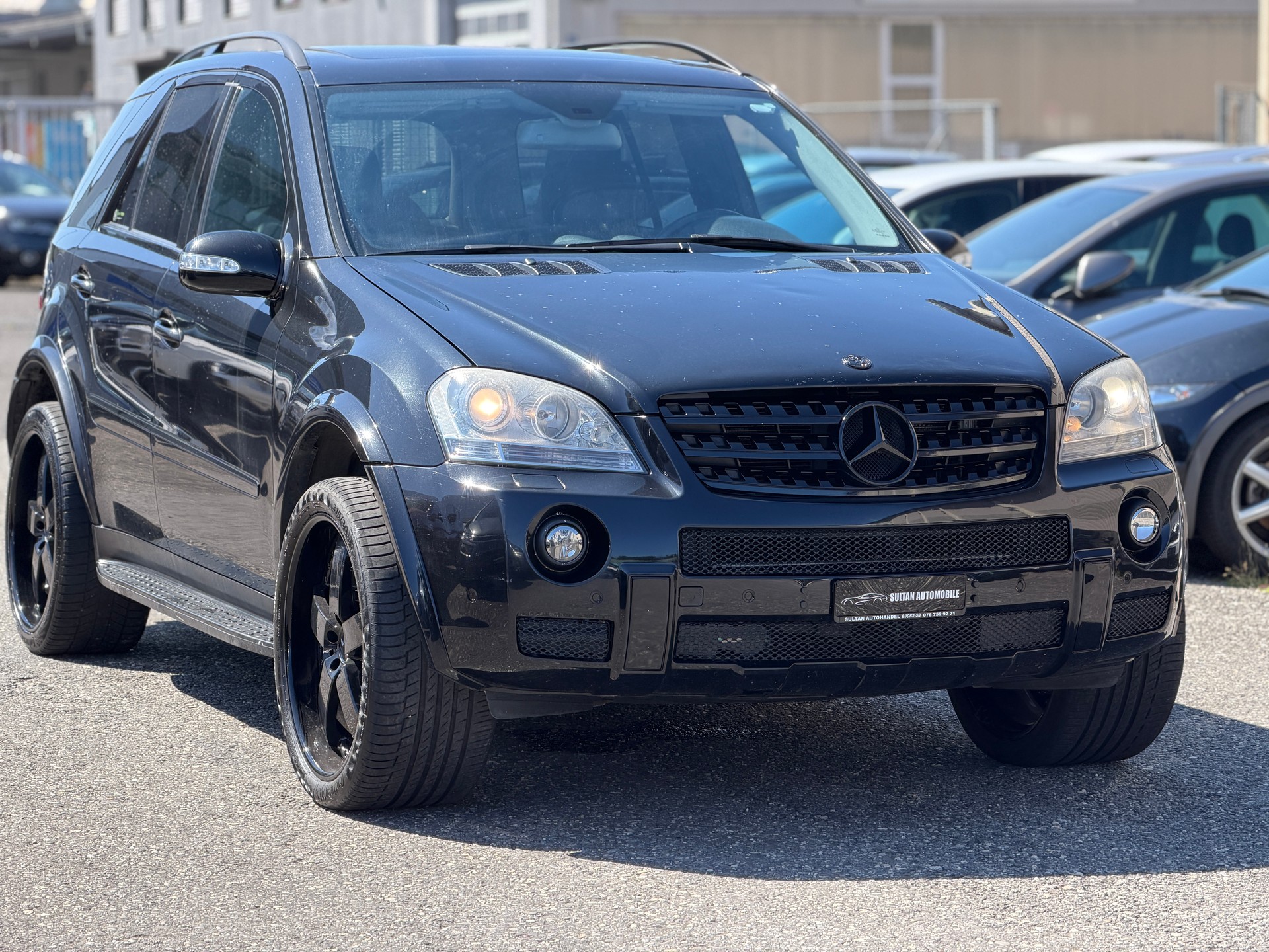 MERCEDES-BENZ ML 63 AMG 4Matic 7G-Tronic-image-2