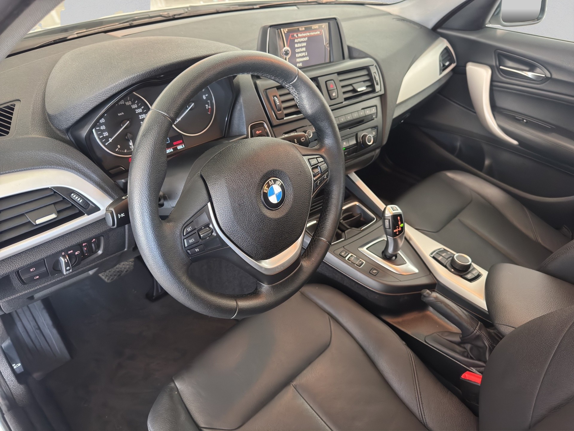 BMW 118i Steptronic-image-9