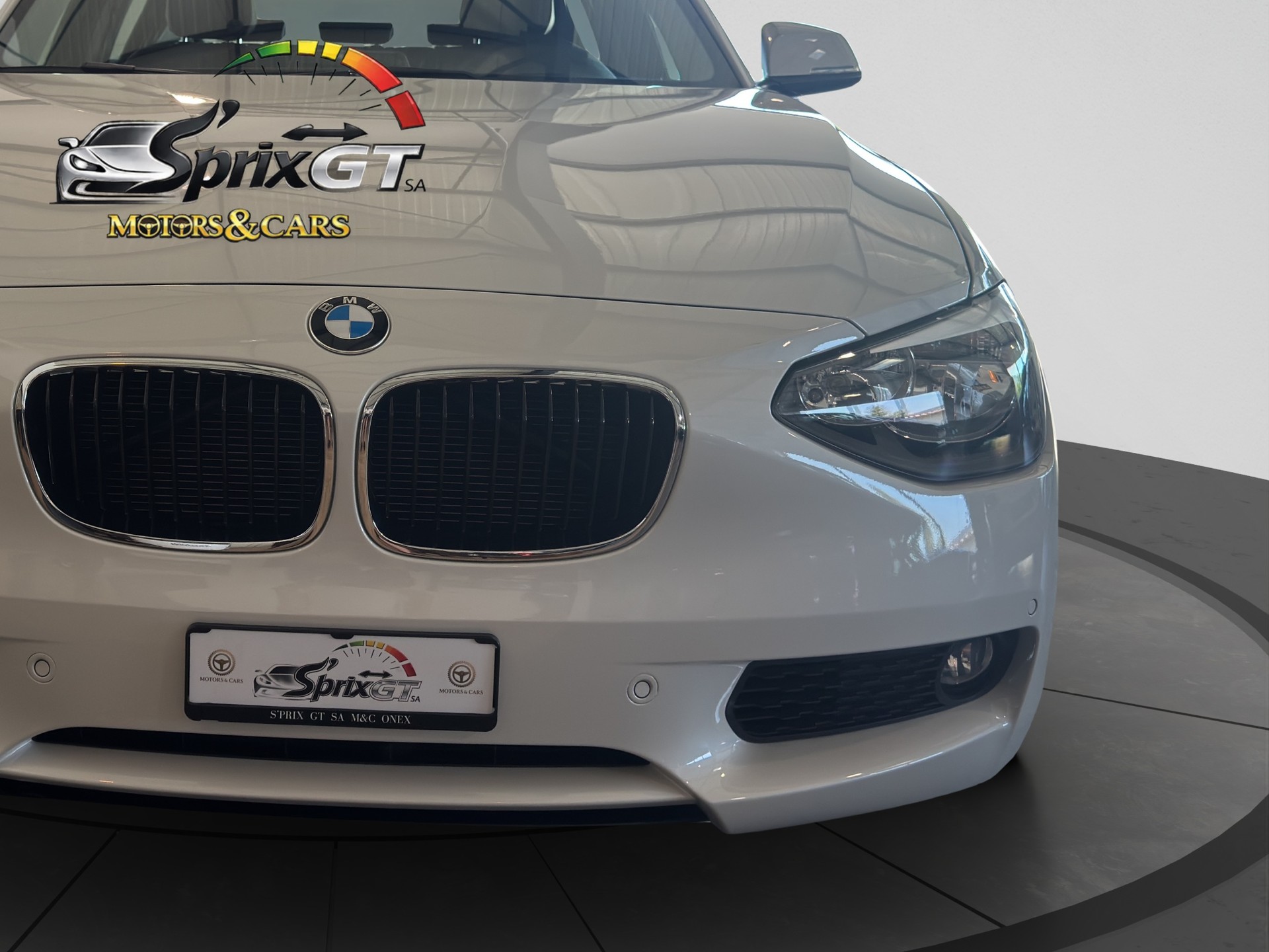 BMW 118i Steptronic-image-7