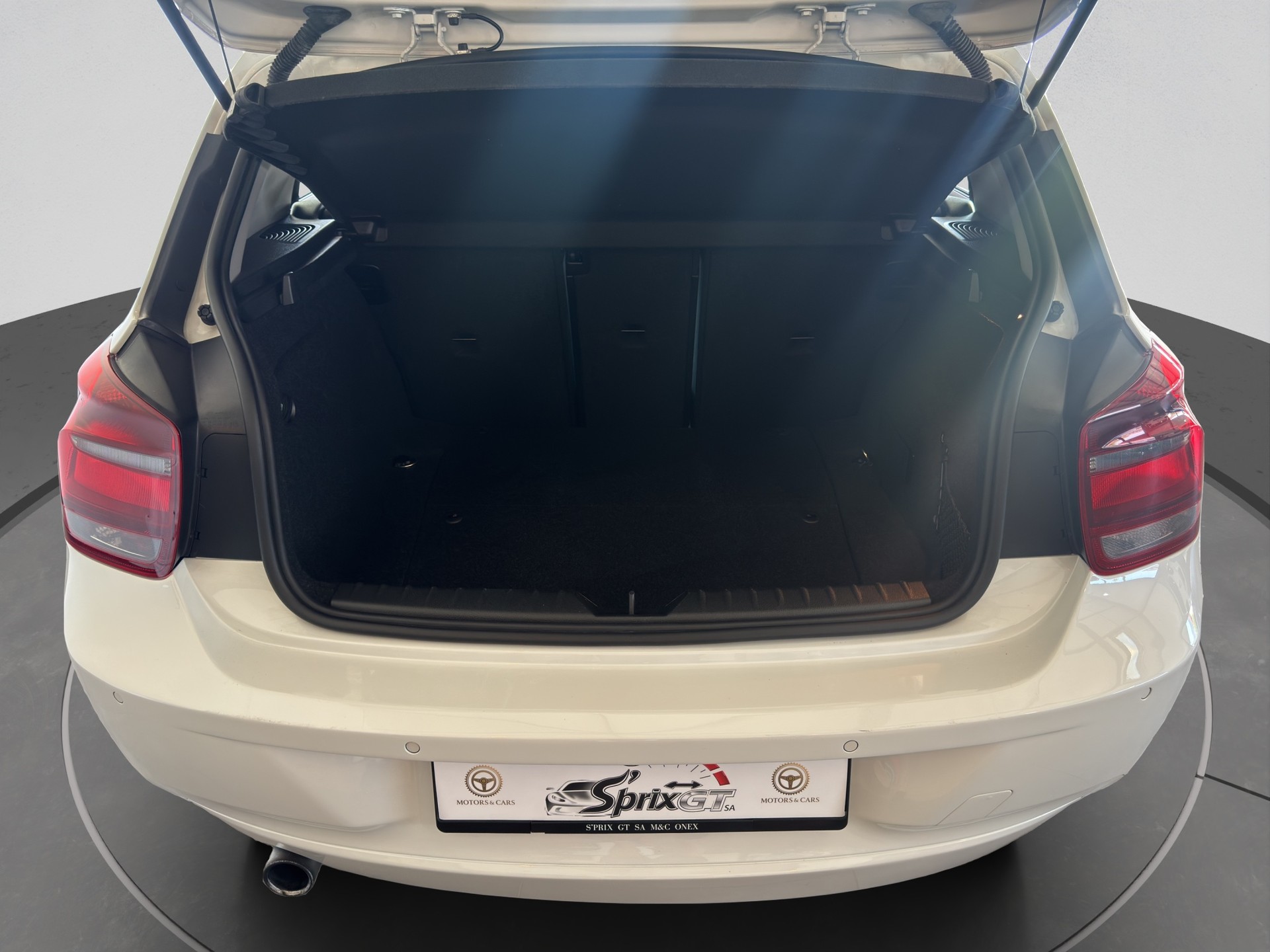 BMW 118i Steptronic-image-16