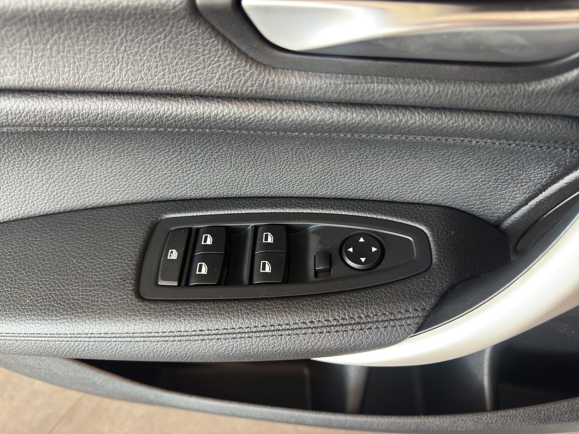 BMW 118i Steptronic-image-11