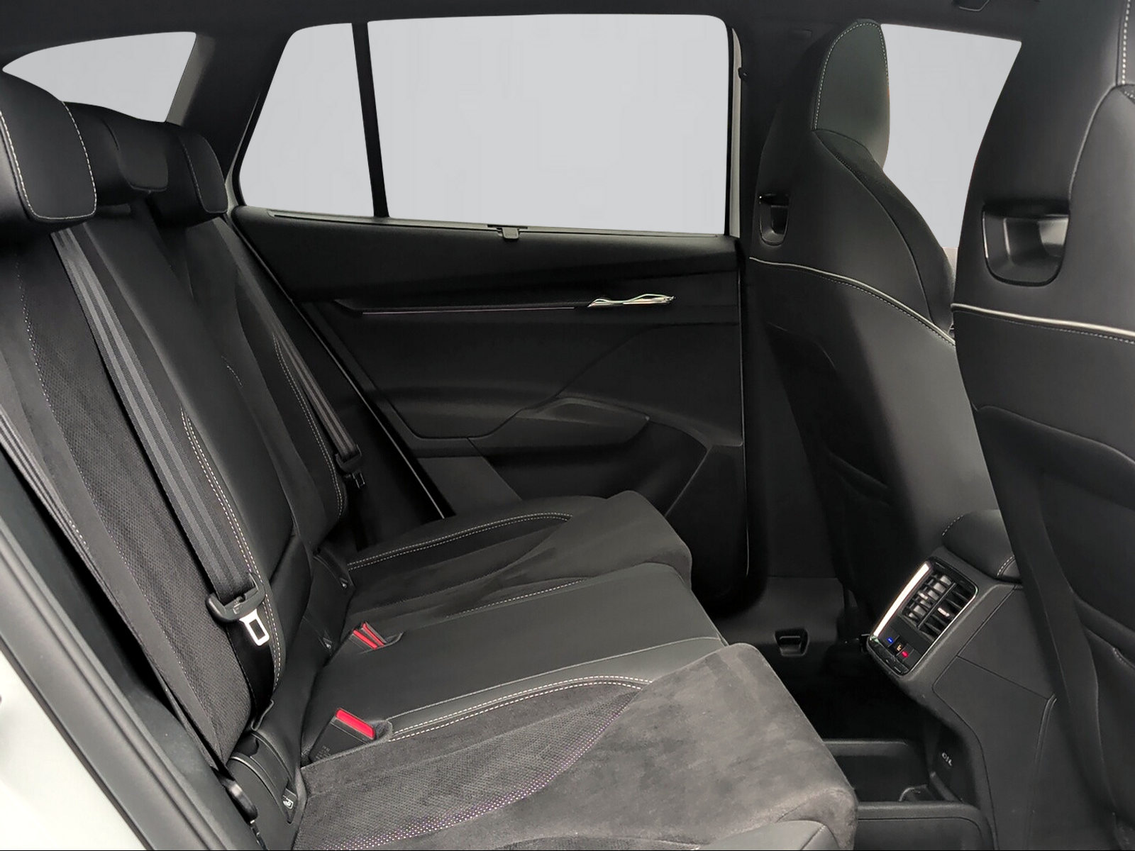 SKODA Enyaq iV 80x SportLine-image-9