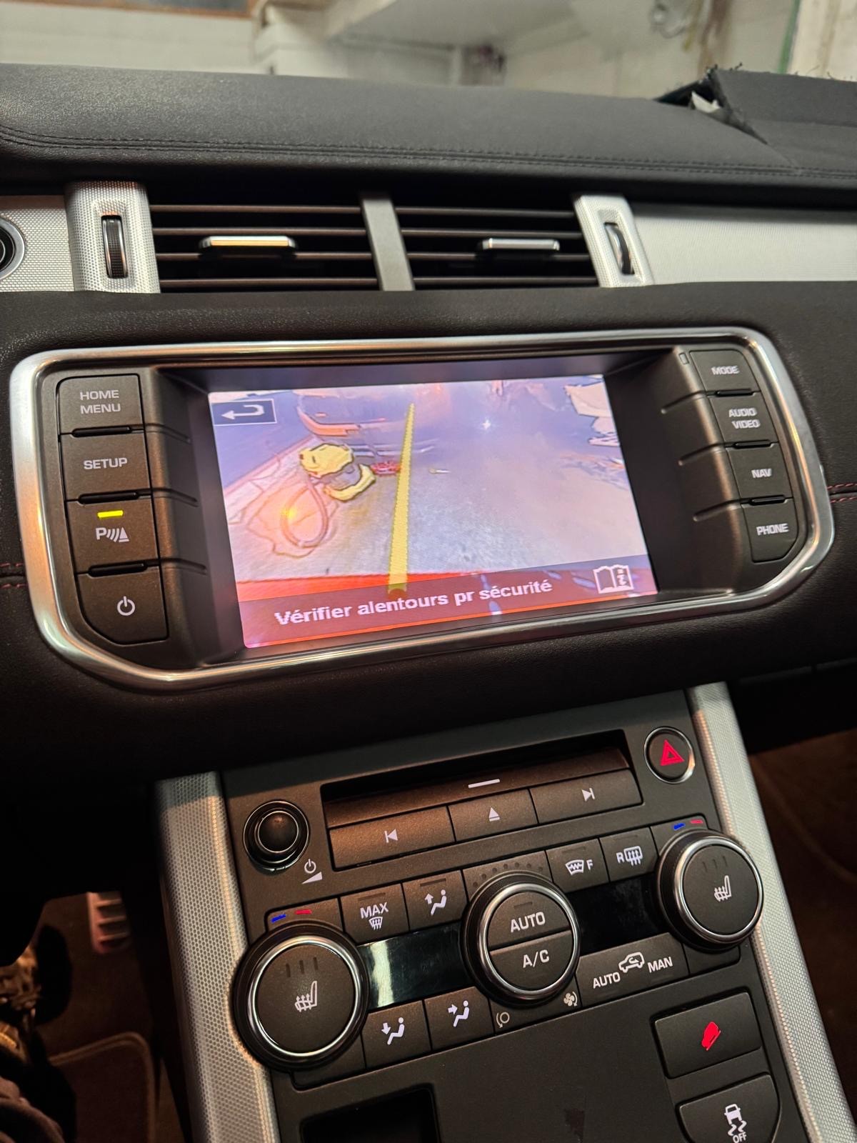 LAND ROVER Range Rover Evoque 2.2 SD4 Dynamic AT6-image-14