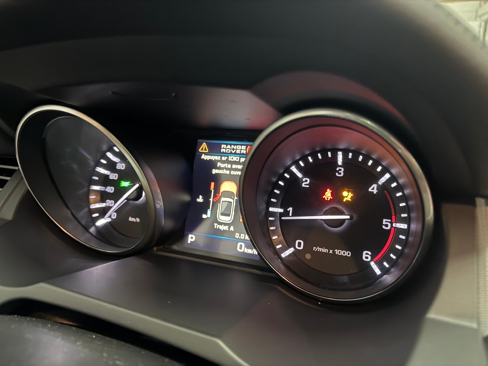 LAND ROVER Range Rover Evoque 2.2 SD4 Dynamic AT6-image-15