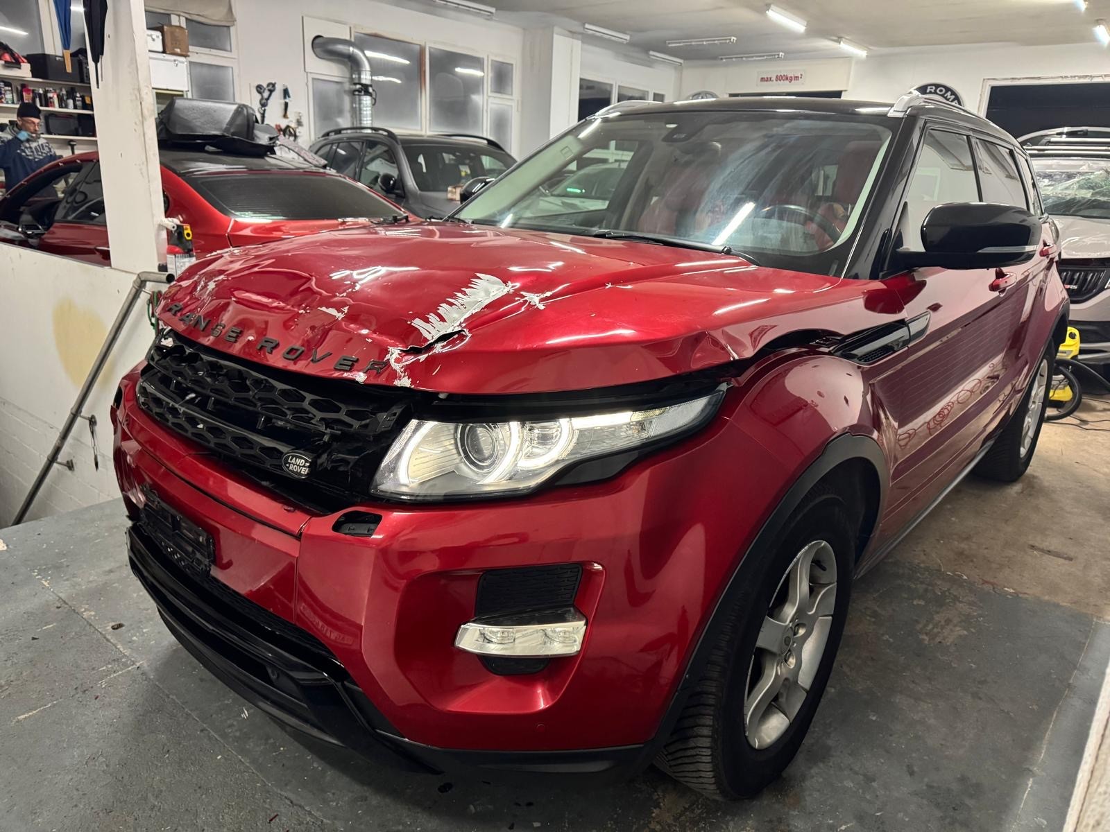 LAND ROVER Range Rover Evoque 2.2 SD4 Dynamic AT6-image-3