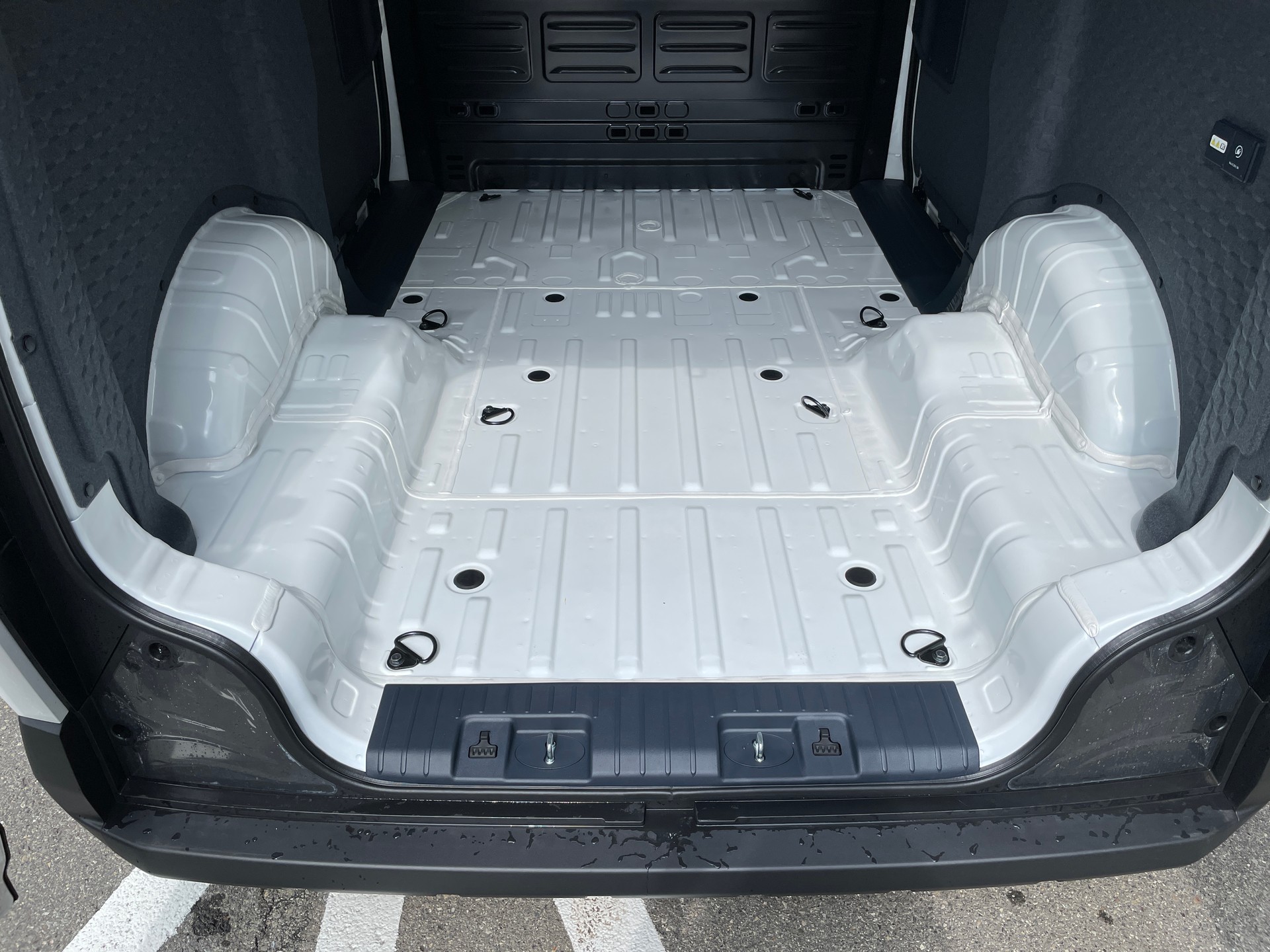KIA PV5 Cargo 71.2 kWh Elite, Wärmepumpe und 2-Schiebetüren-image-5