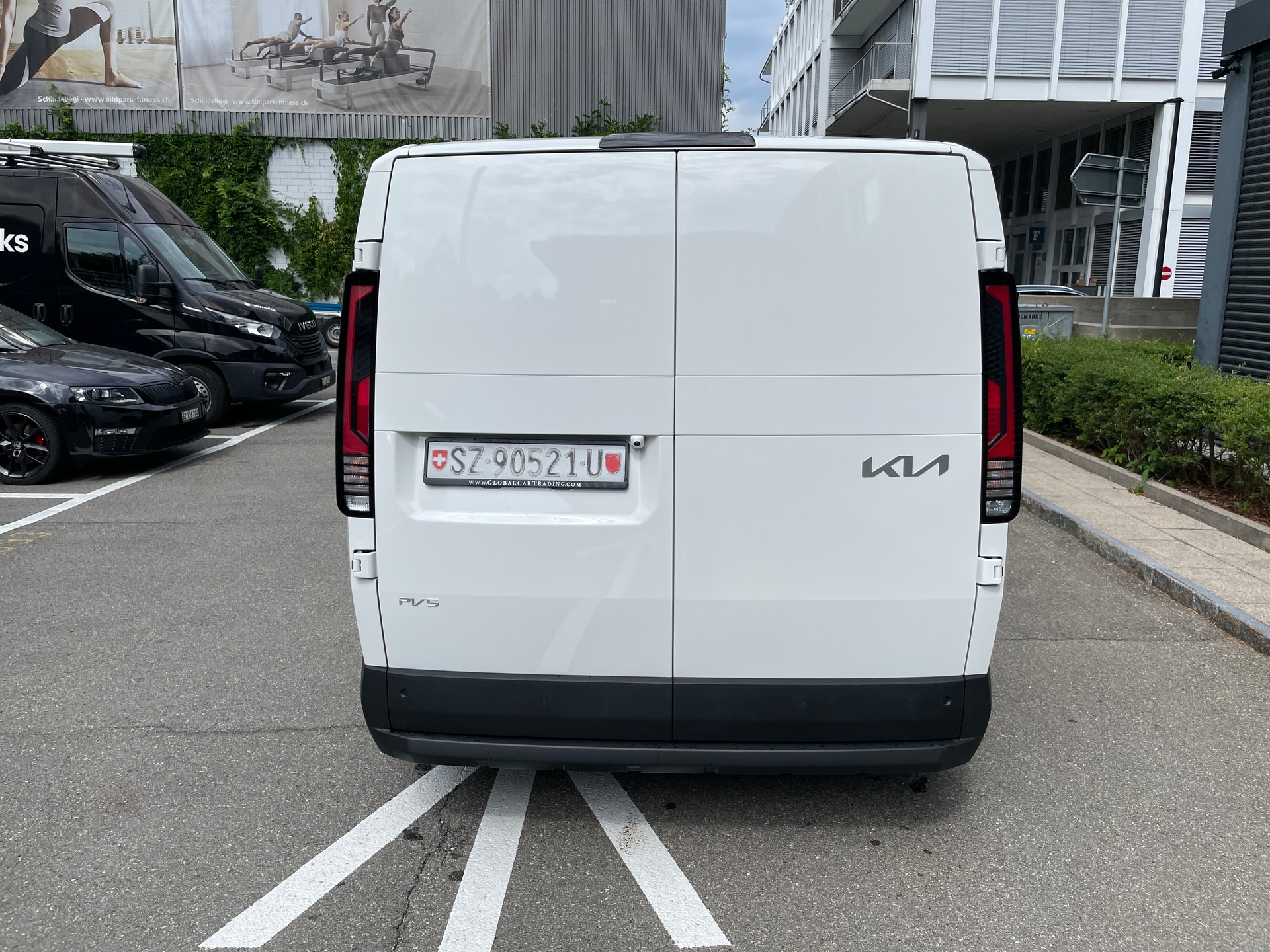 KIA PV5 Cargo 71.2 kWh Elite, Wärmepumpe und 2-Schiebetüren-image-3