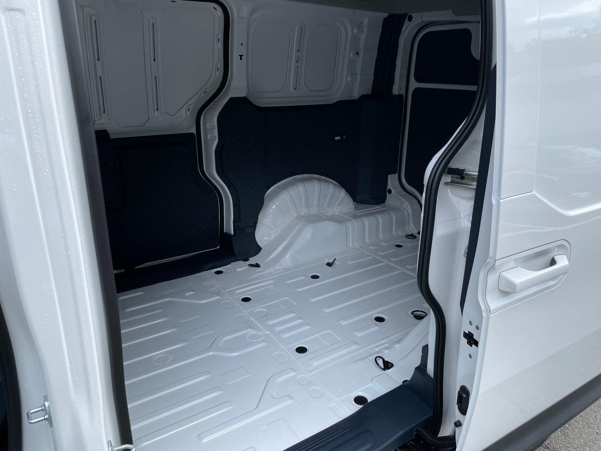 KIA PV5 Cargo 71.2 kWh Elite, Wärmepumpe und 2-Schiebetüren-image-17