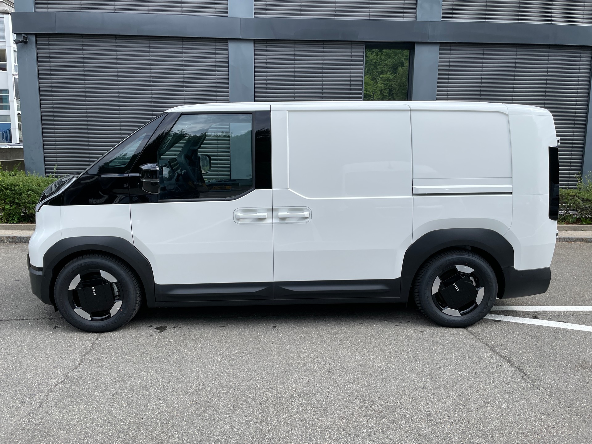 KIA PV5 Cargo 71.2 kWh Elite, Wärmepumpe und 2-Schiebetüren-image-1