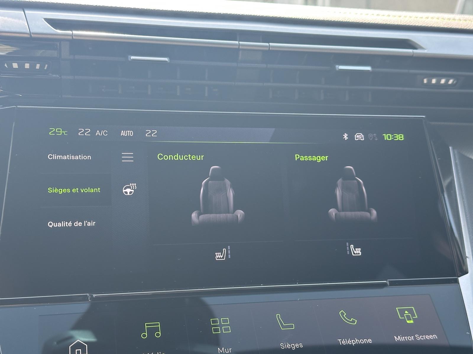 PEUGEOT 408 1.2 Hybrid 145 GT Exclusive-image-17