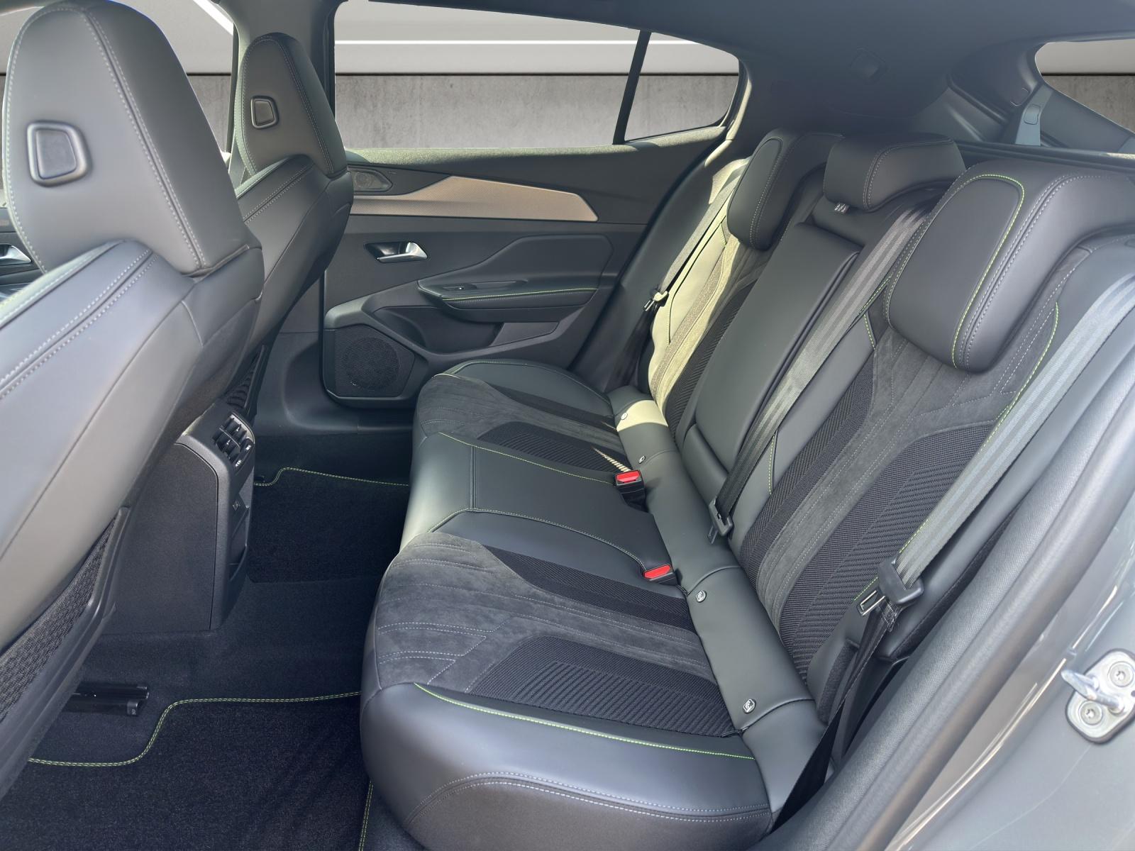 PEUGEOT 408 1.2 Hybrid 145 GT Exclusive-image-9