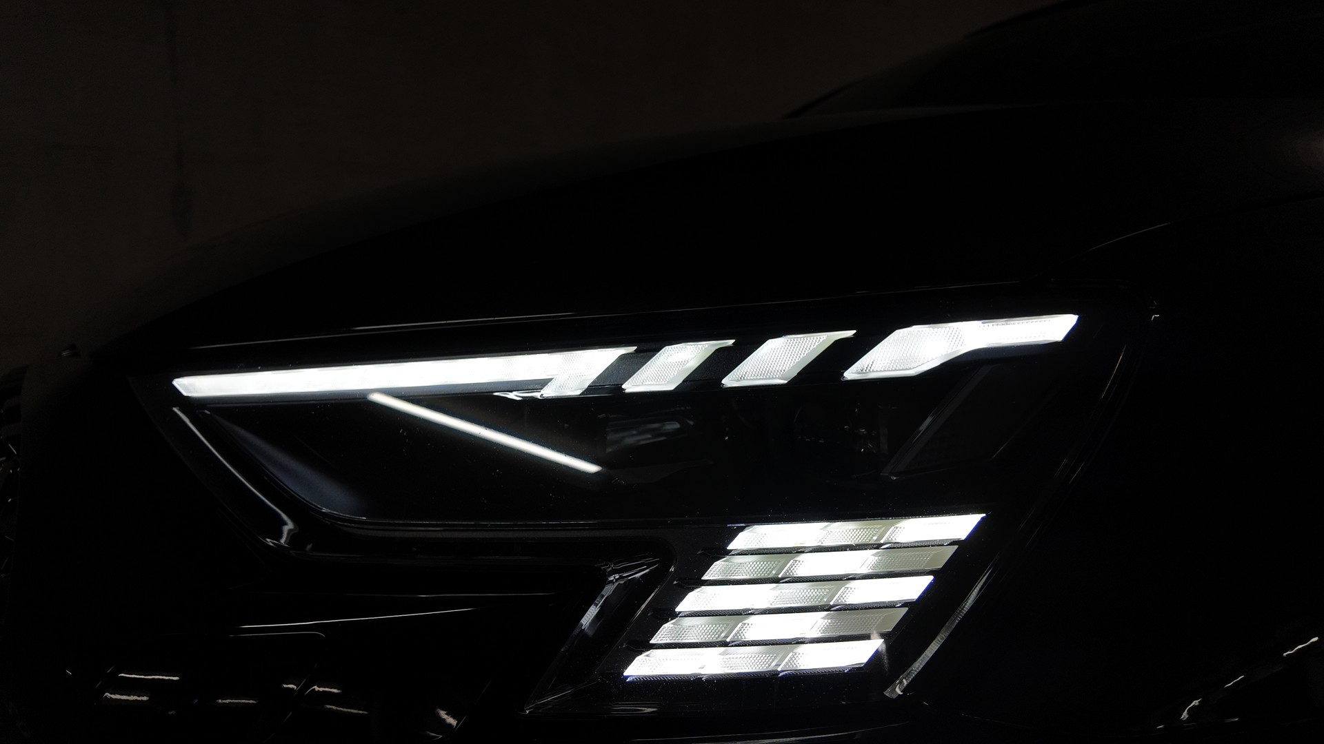 AUDI RS3 Sportback 2.5 TSI quattro S-tronic-image-6