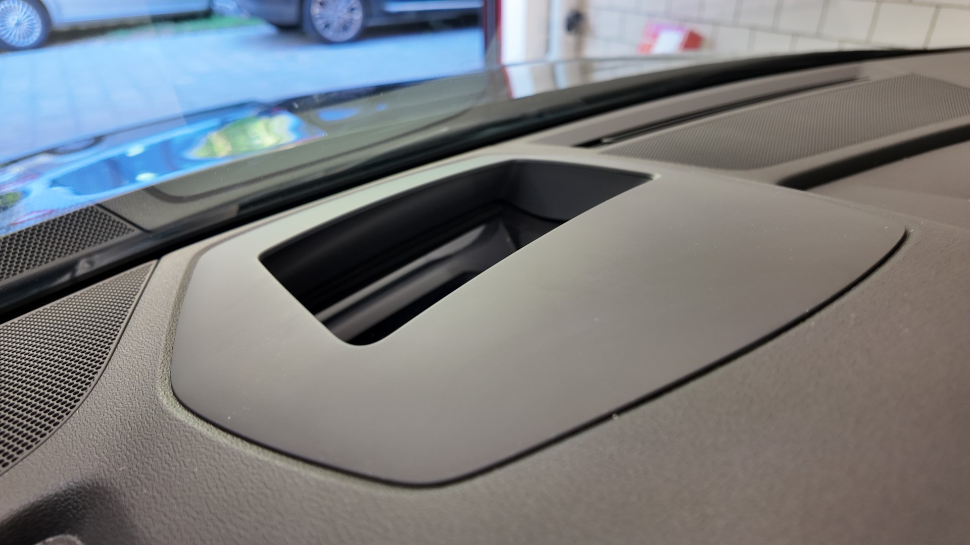 AUDI RS3 Sportback 2.5 TSI quattro S-tronic-image-23