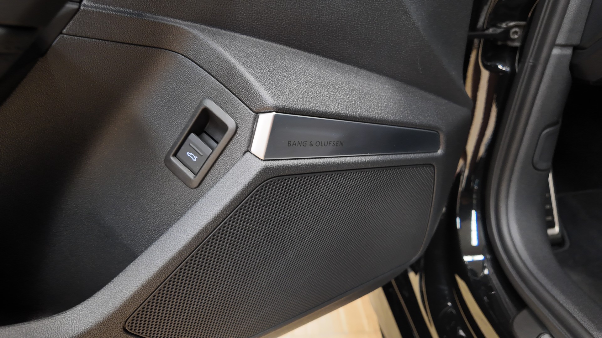 AUDI RS3 Sportback 2.5 TSI quattro S-tronic-image-15