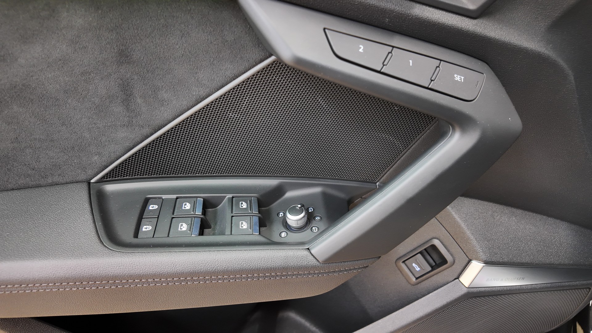 AUDI RS3 Sportback 2.5 TSI quattro S-tronic-image-16