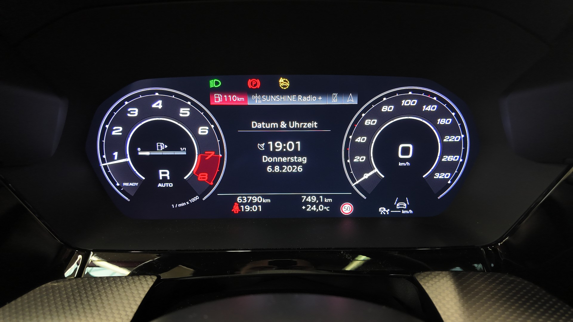 AUDI RS3 Sportback 2.5 TSI quattro S-tronic-image-26